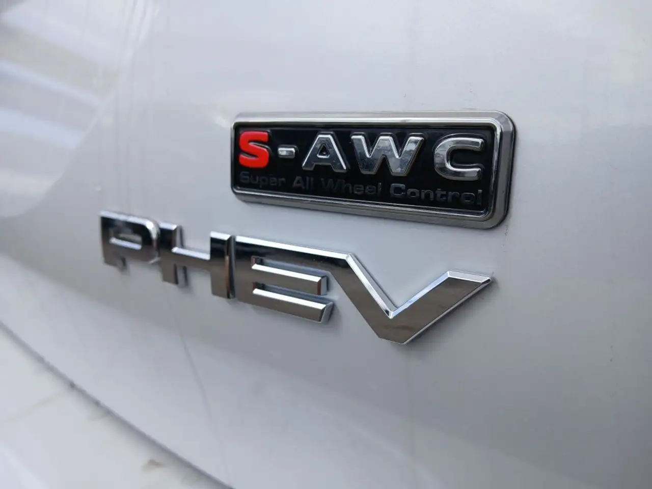 Mitsubishi Outlander снимка Mitsubishi Outlander