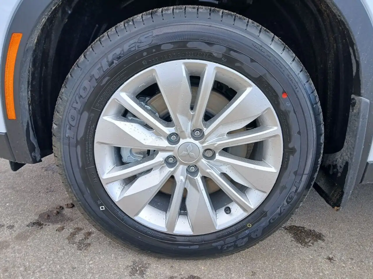 Mitsubishi Outlander снимка Mitsubishi Outlander