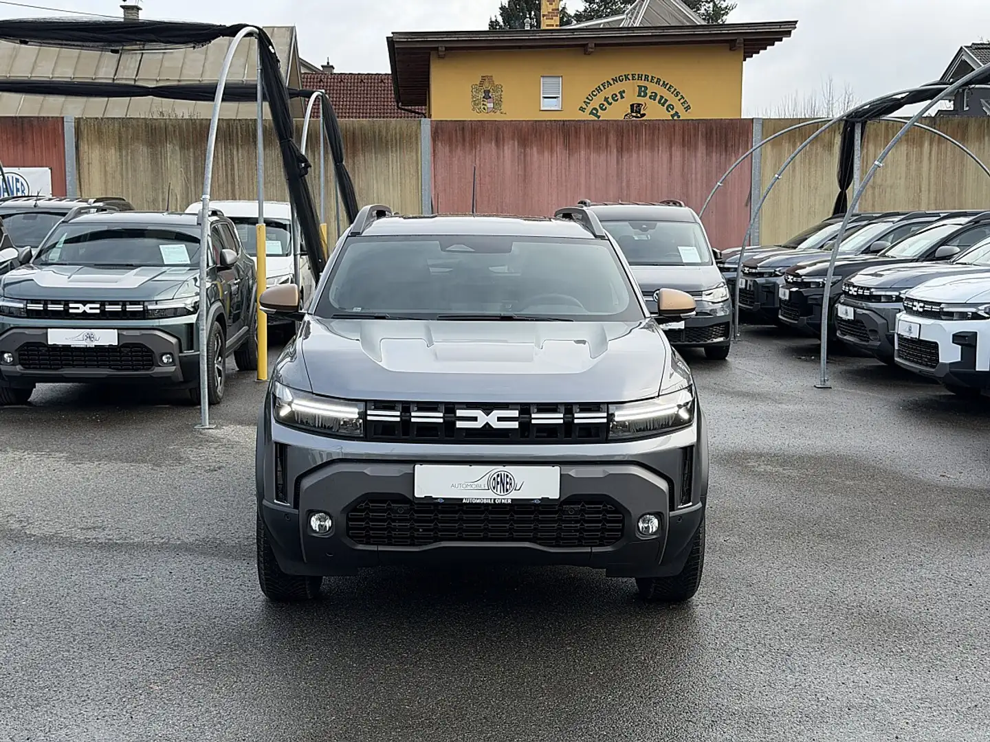 Dacia Duster Extreme G-150 4x4 Automatik LED PDC 360°MultiVi... Grau - 2