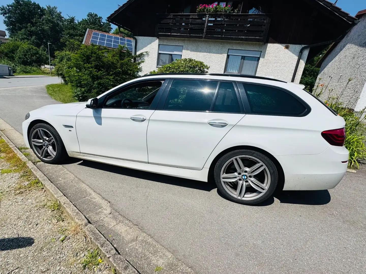 BMW 520 Touring 520 d xDrive M Paket Kamera 1.Hand Weiß - 2