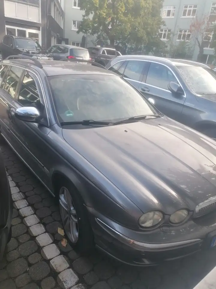 Jaguar X-Type