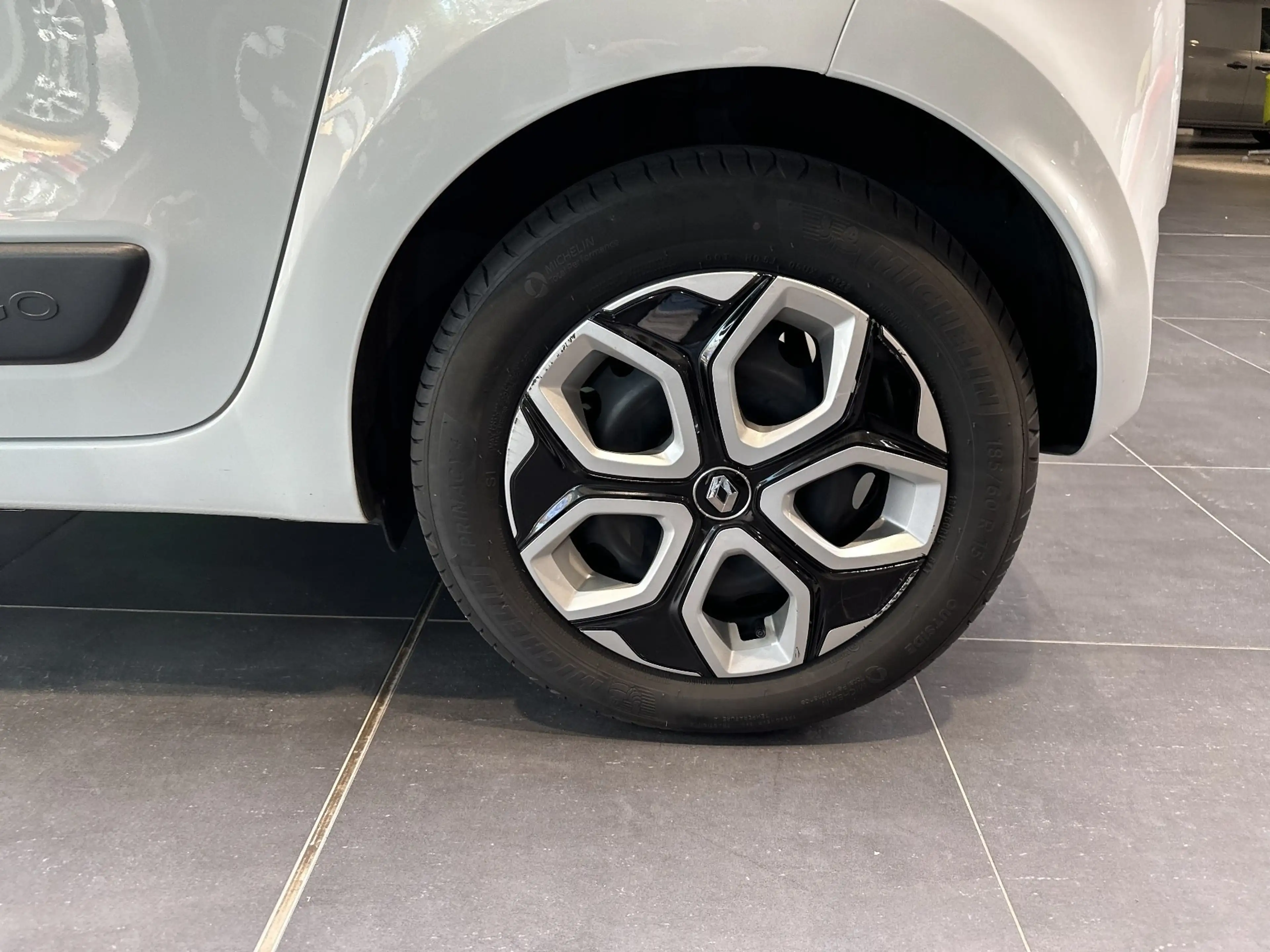Renault Twingo Electric Equilibre — photo 23