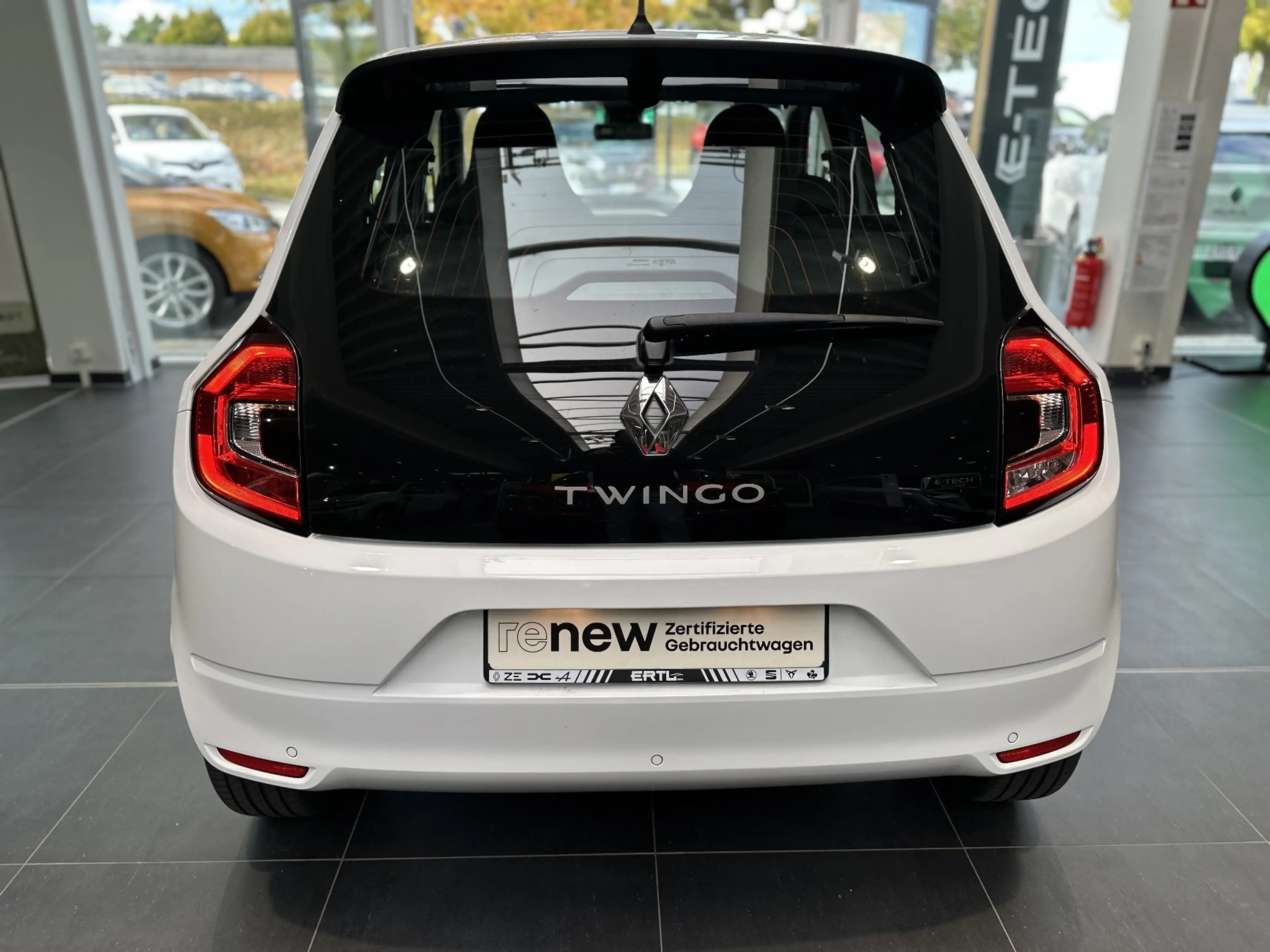 Renault Twingo Electric Equilibre — photo 18