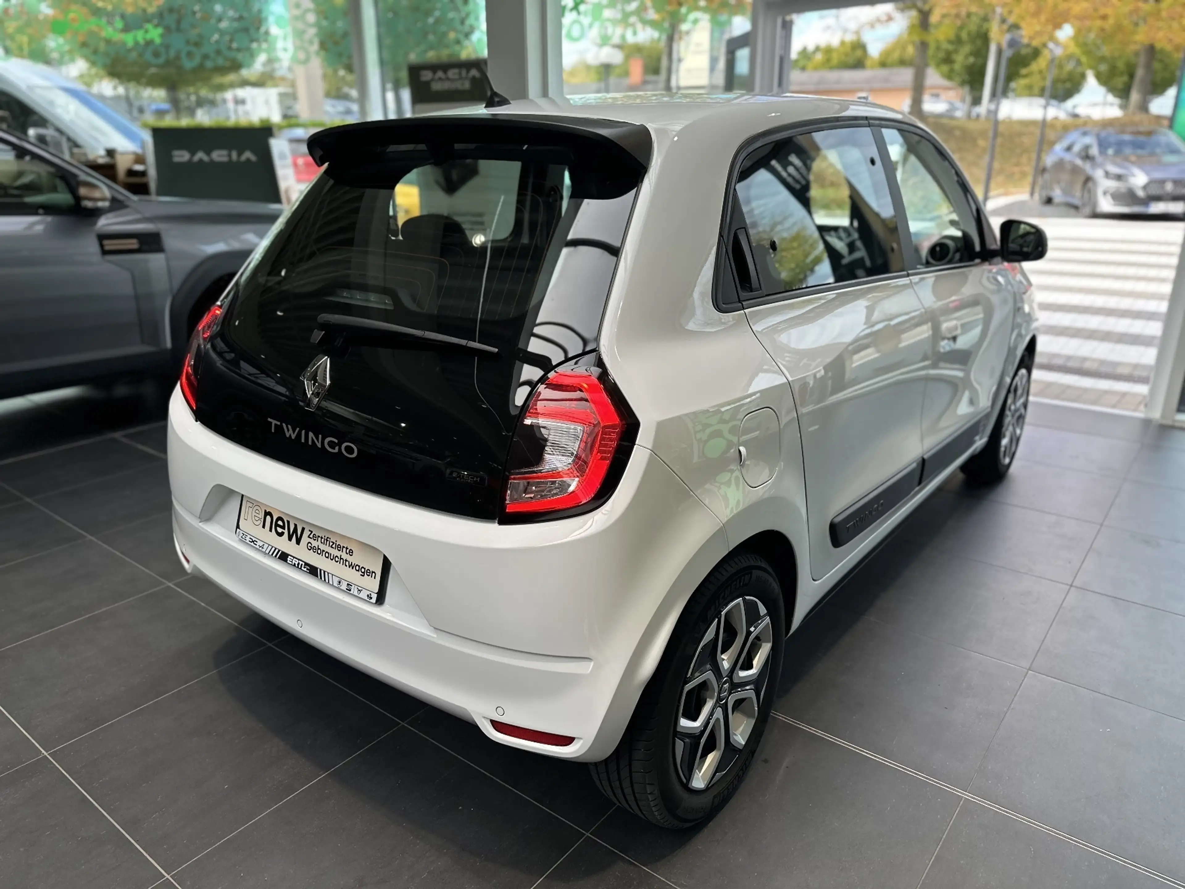 Renault Twingo Electric Equilibre — photo 17