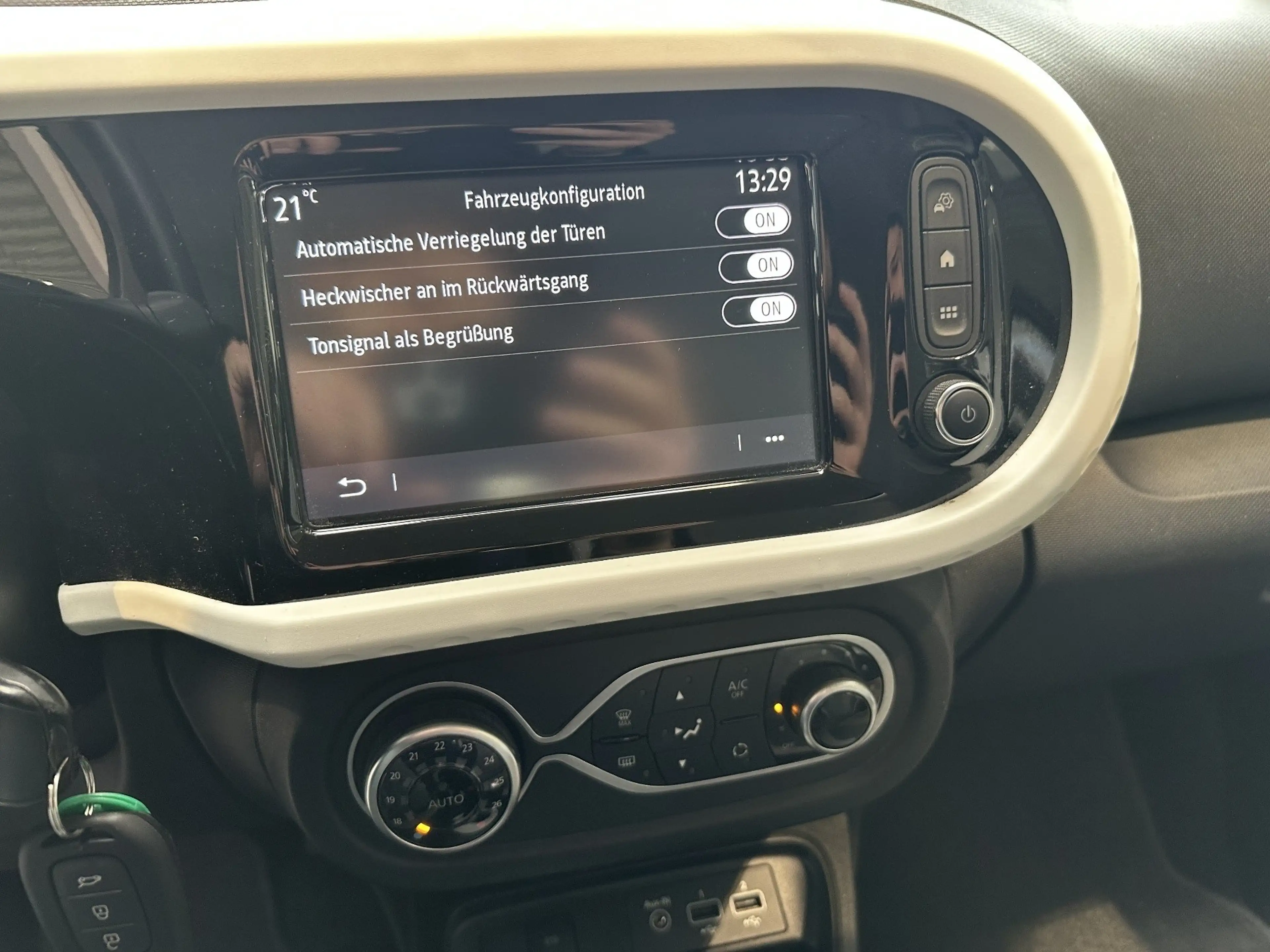 Renault Twingo Electric Equilibre — photo 41