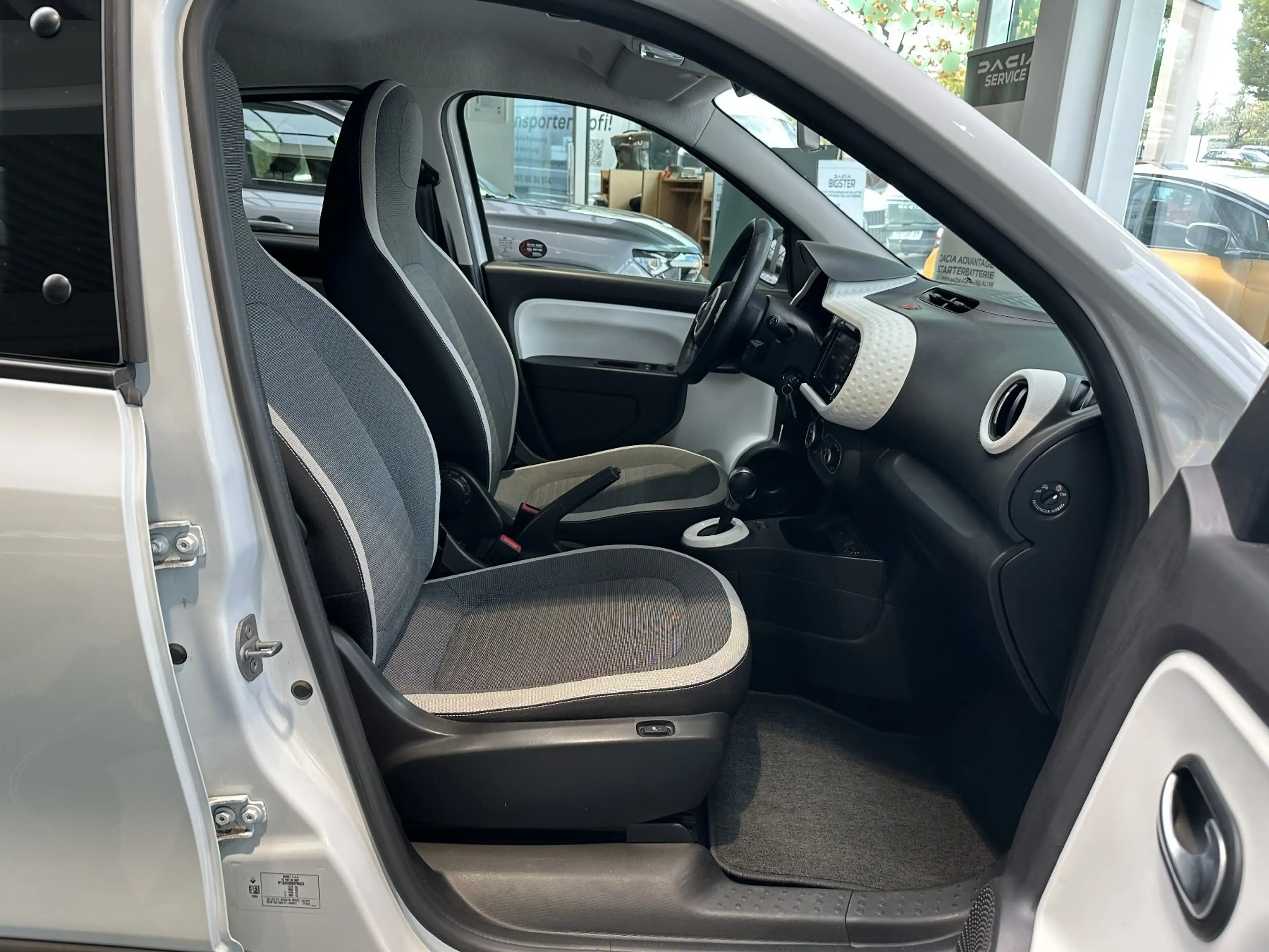 Renault Twingo Electric Equilibre — photo 8
