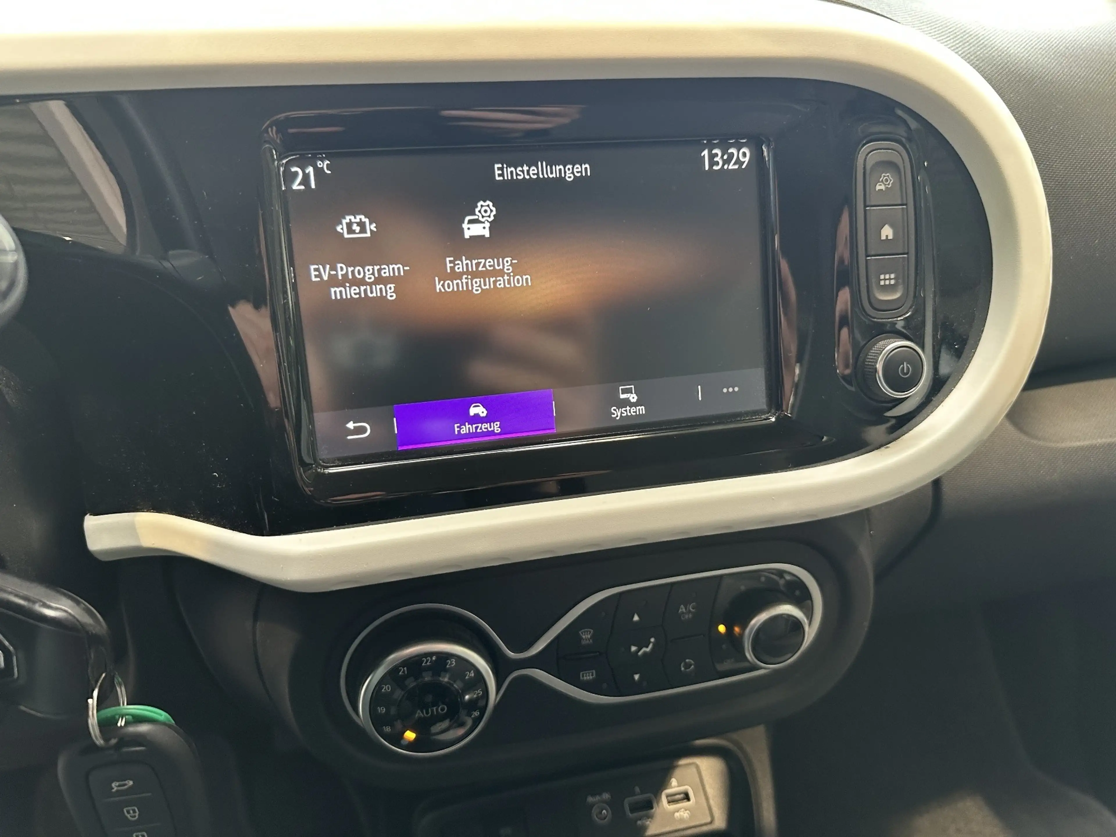 Renault Twingo Electric Equilibre — photo 40