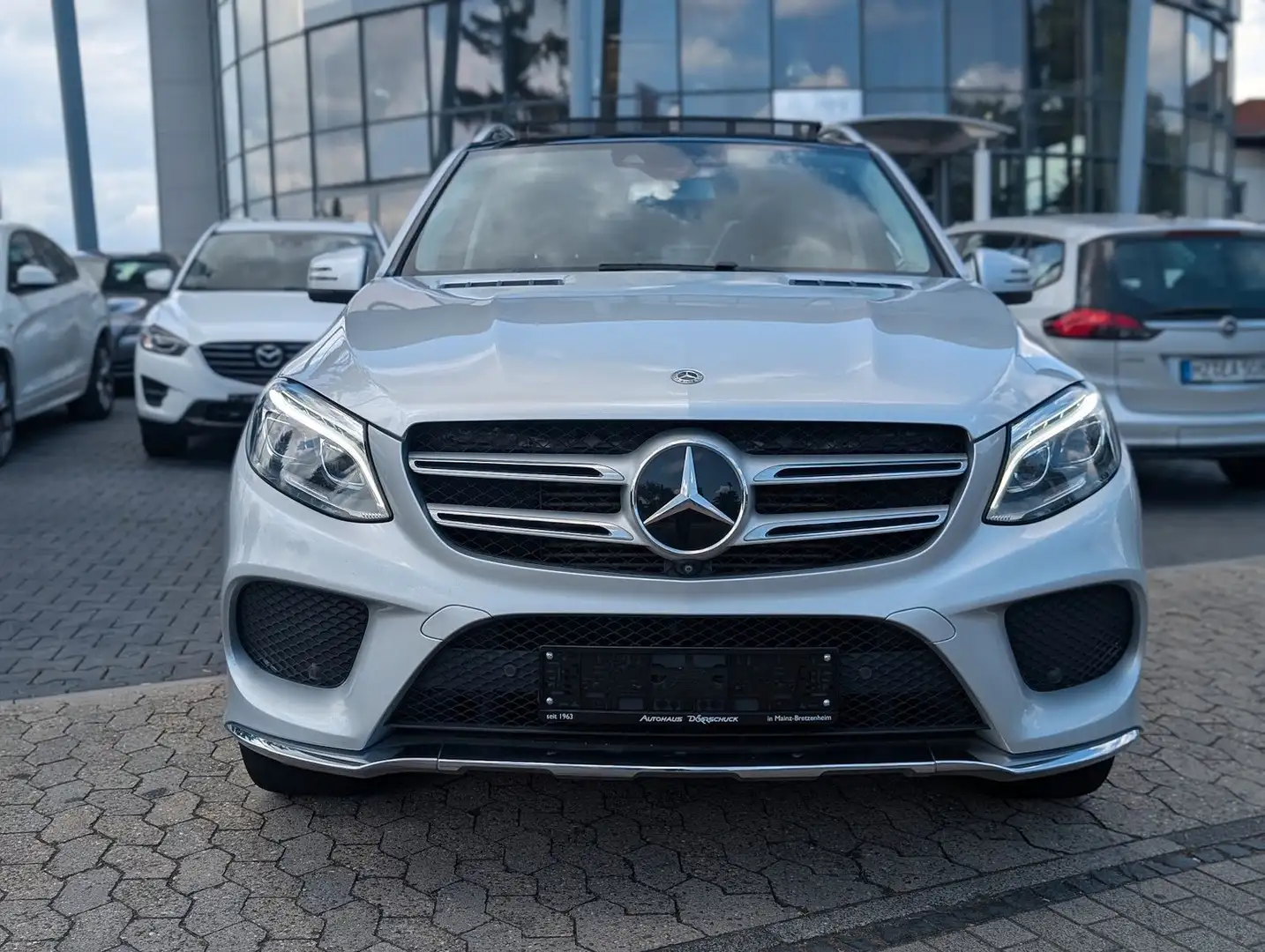 Mercedes-Benz GLE 350 d 4Matic AMG. Pano. Distronic-Plus. Silber - 2