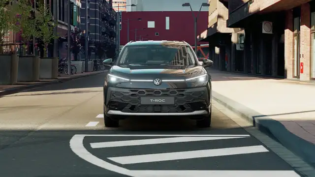 Volkswagen T-Roc view 5