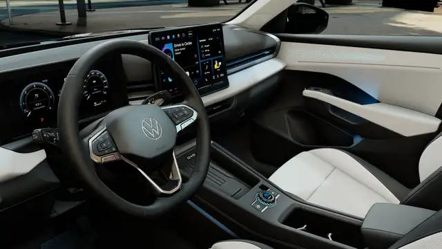 Volkswagen T-Roc view 8