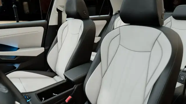 Volkswagen T-Roc view 12