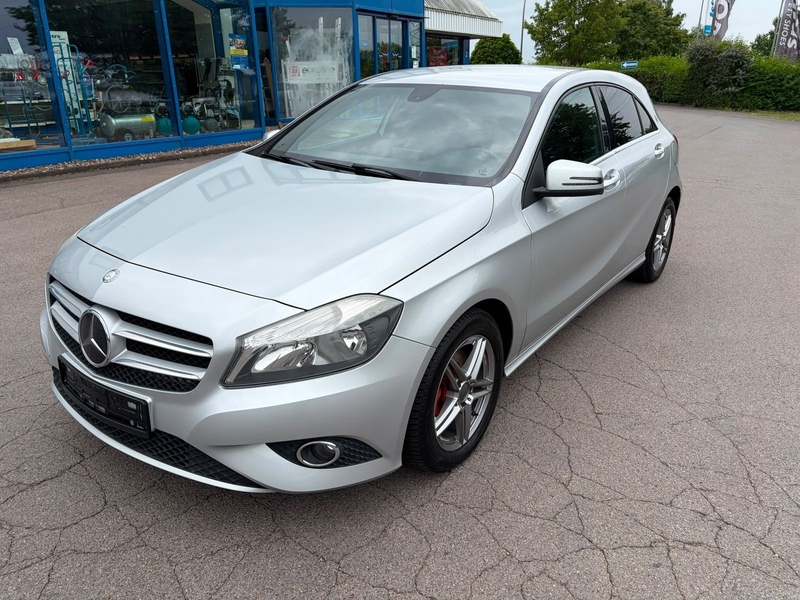 Mercedes-Benz A 180 BlueEfficiency Style VORb.Navi/Leder/SH/17