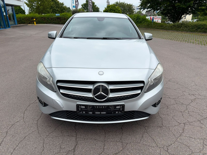 Mercedes-Benz A 180 BlueEfficiency Style VORb.Navi/Leder/SH/17 — photo 3