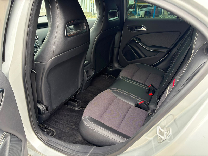 Mercedes-Benz A 180 BlueEfficiency Style VORb.Navi/Leder/SH/17 — photo 12