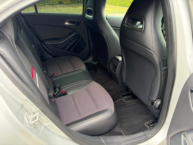 Mercedes-Benz A 180 BlueEfficiency Style VORb.Navi/Leder/SH/17 — photo 11