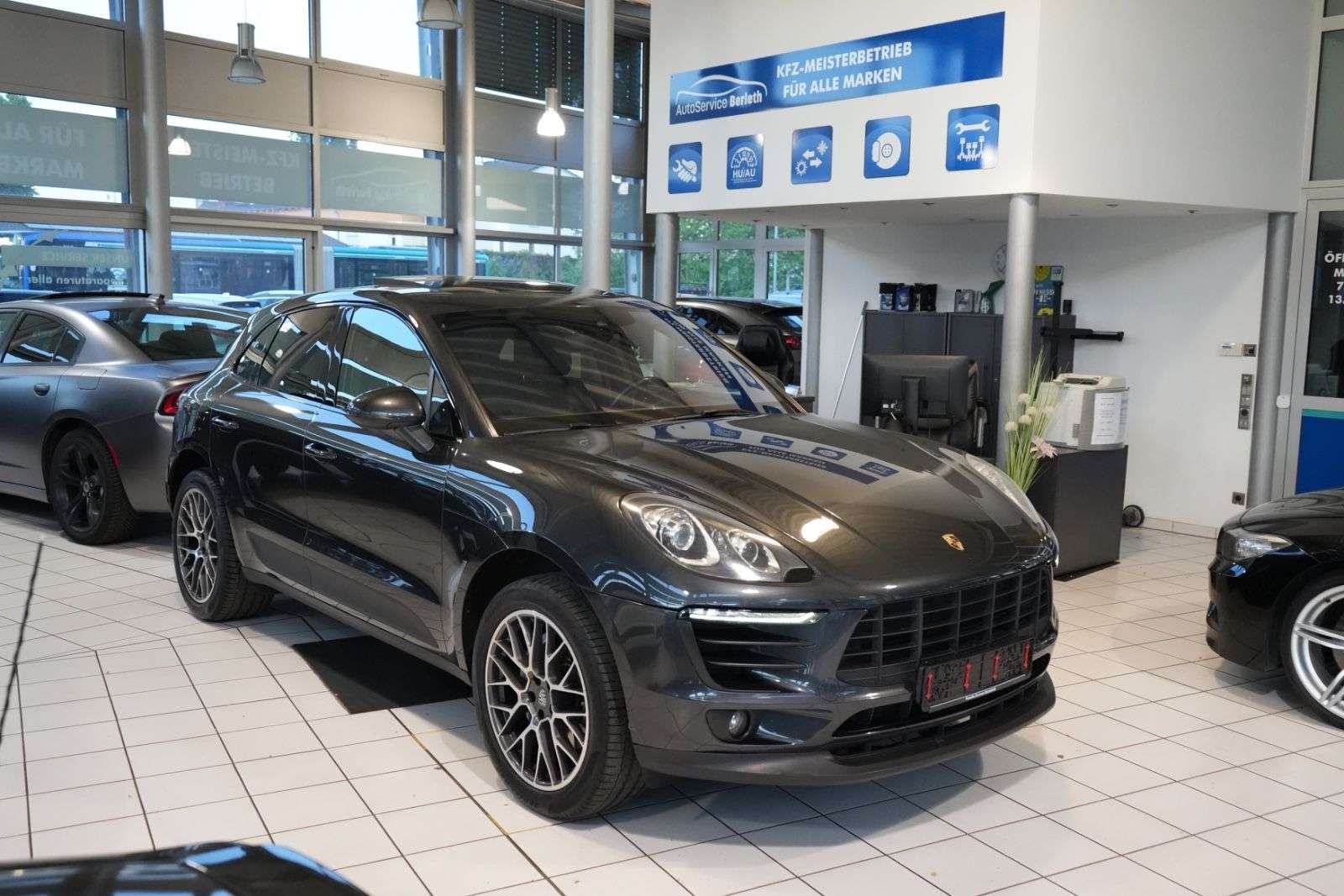 Second hand Porsche Macan 