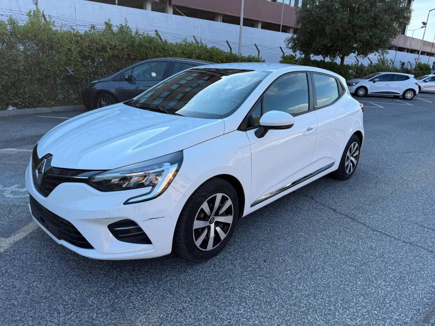 Renault Clio Full Hybrid E-Tech 140 CV 5 porte Business Blanc - 1