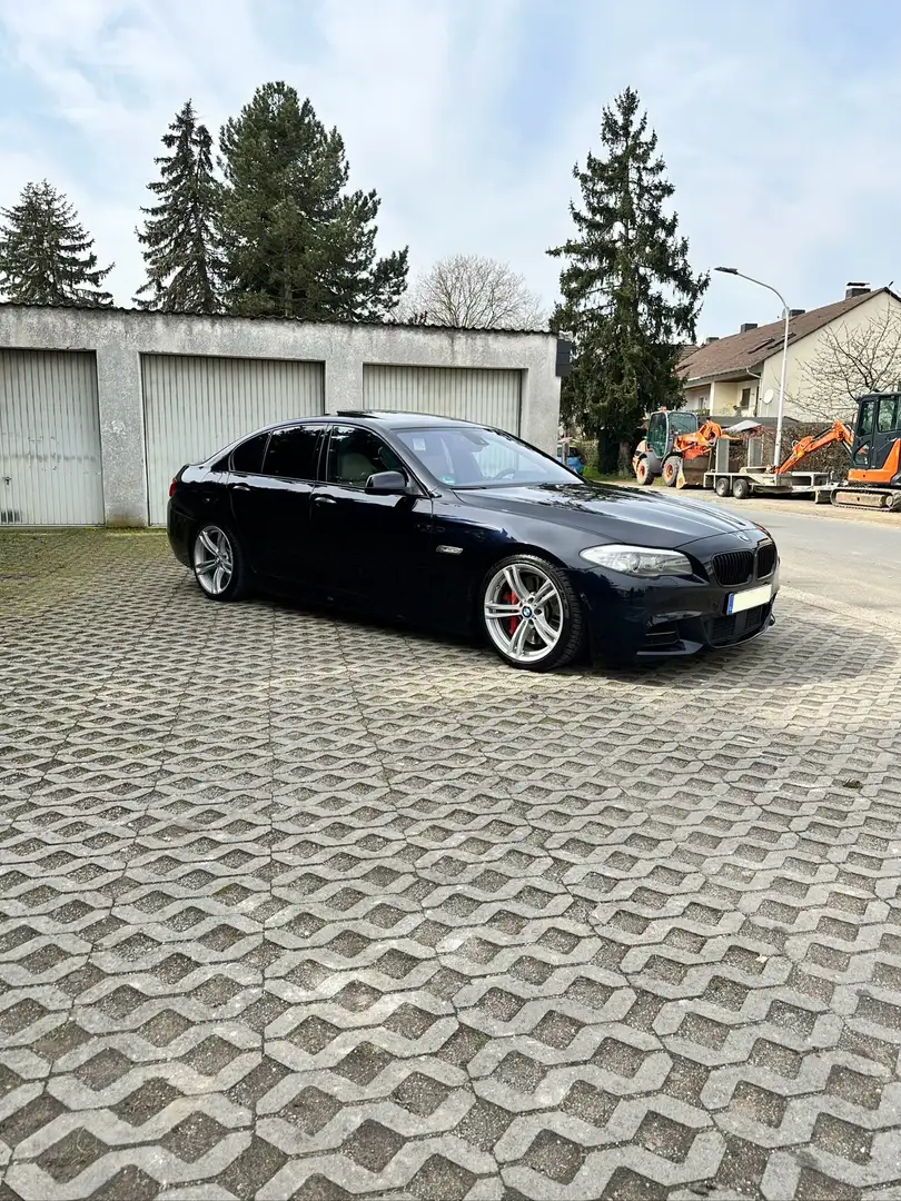 BMW 550 i  M-Paket ab Werk Nero - 1