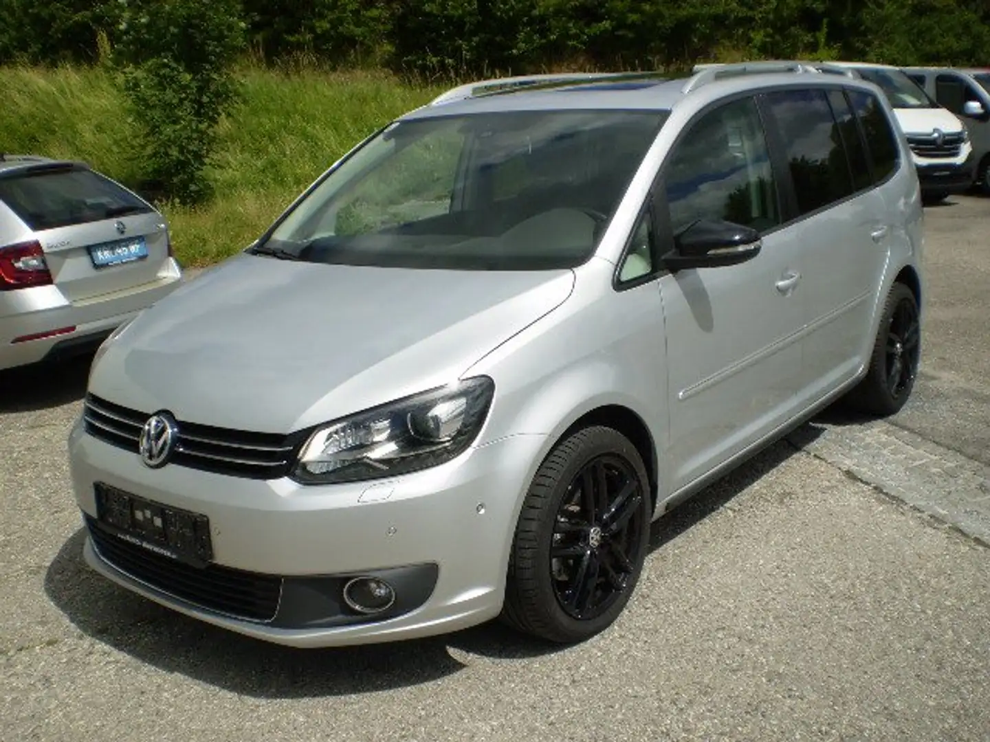 Volkswagen Touran Sky 1,6 BMT TDI DPF DSG Silber - 1