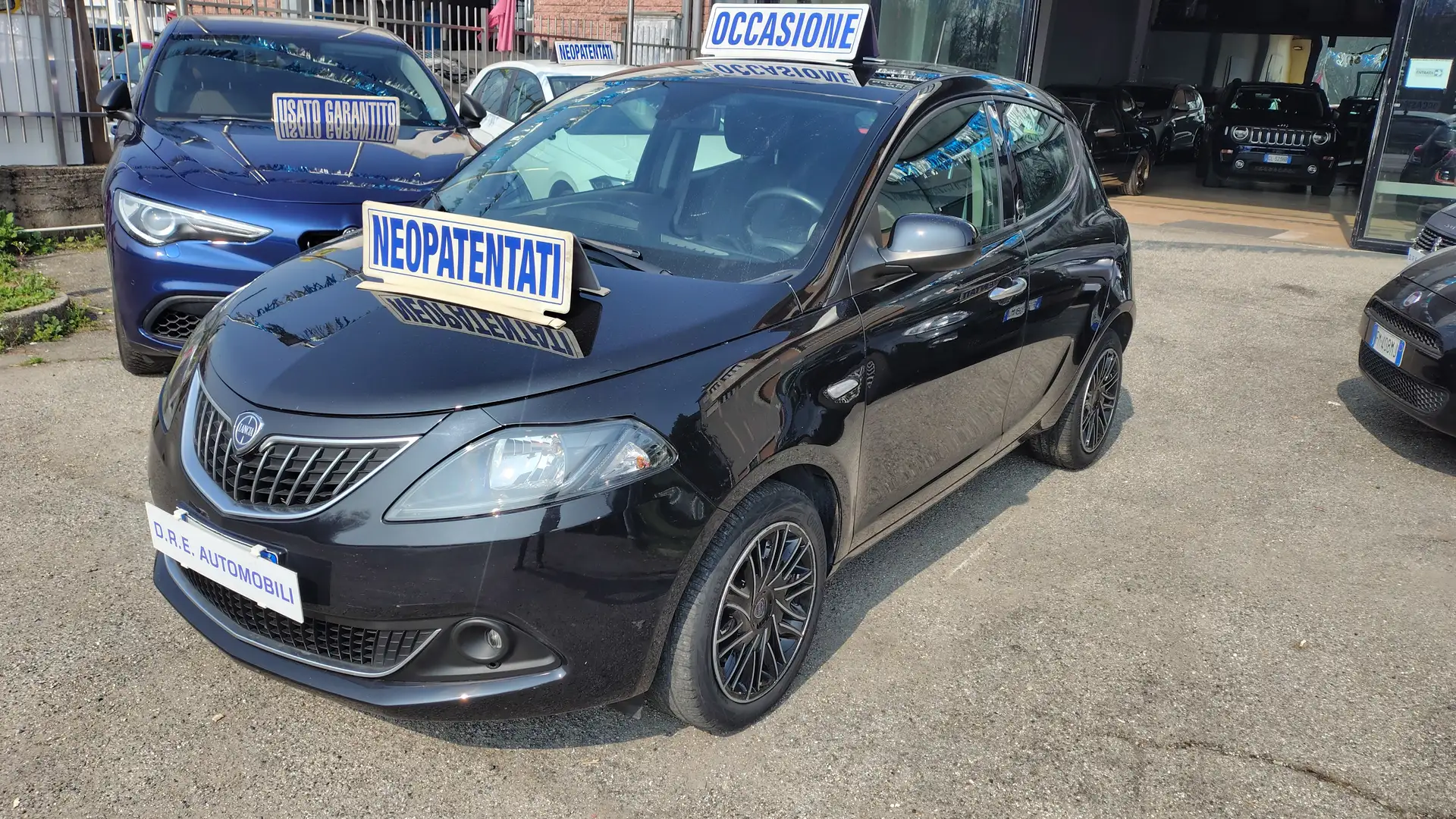 Lancia Ypsilon Ypsilon III 2021 1.0 firefly hybrid Gold s Schwarz - 1
