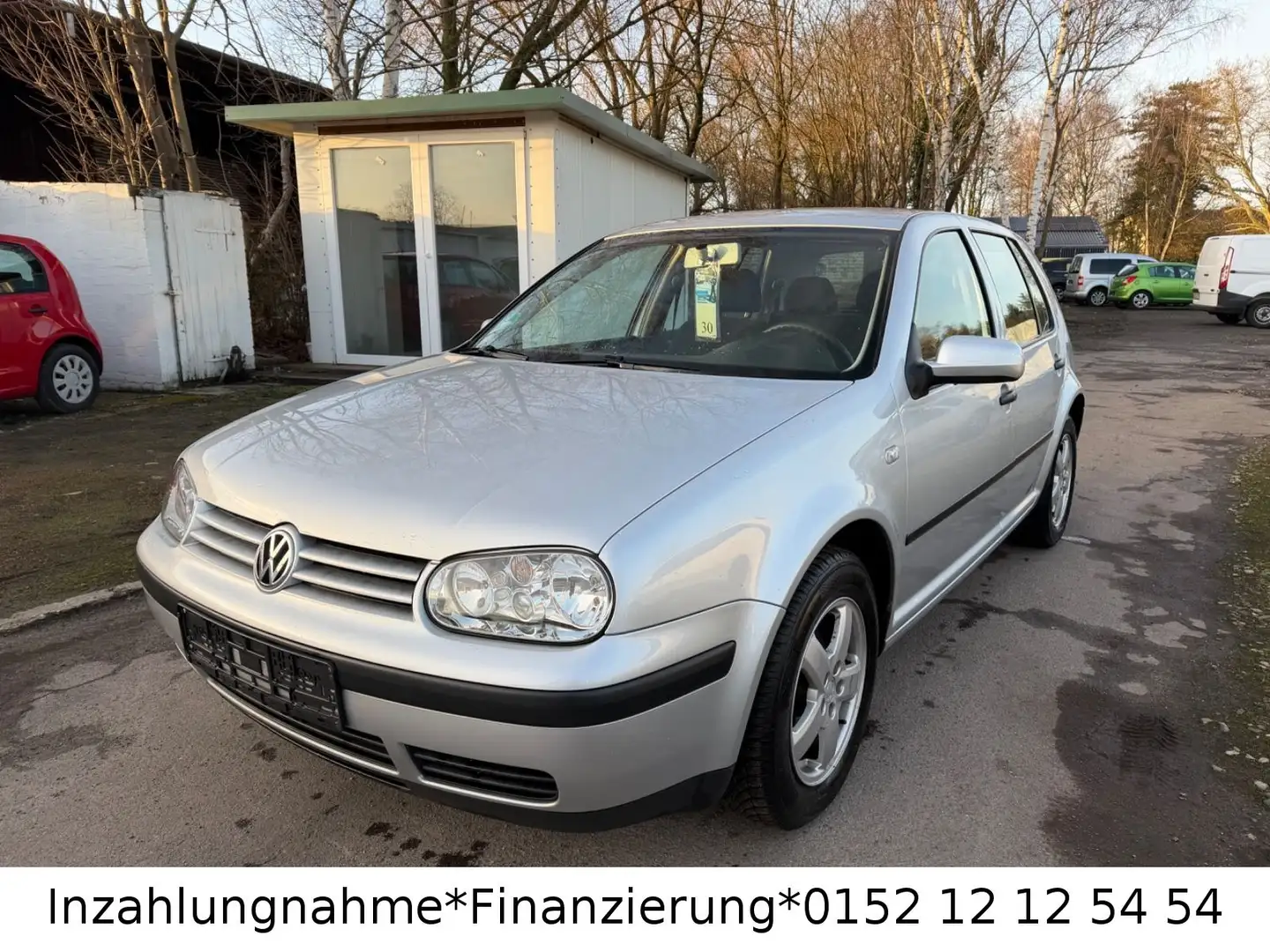 Volkswagen Golf 1.6 AUTO EDITION Grau - 2