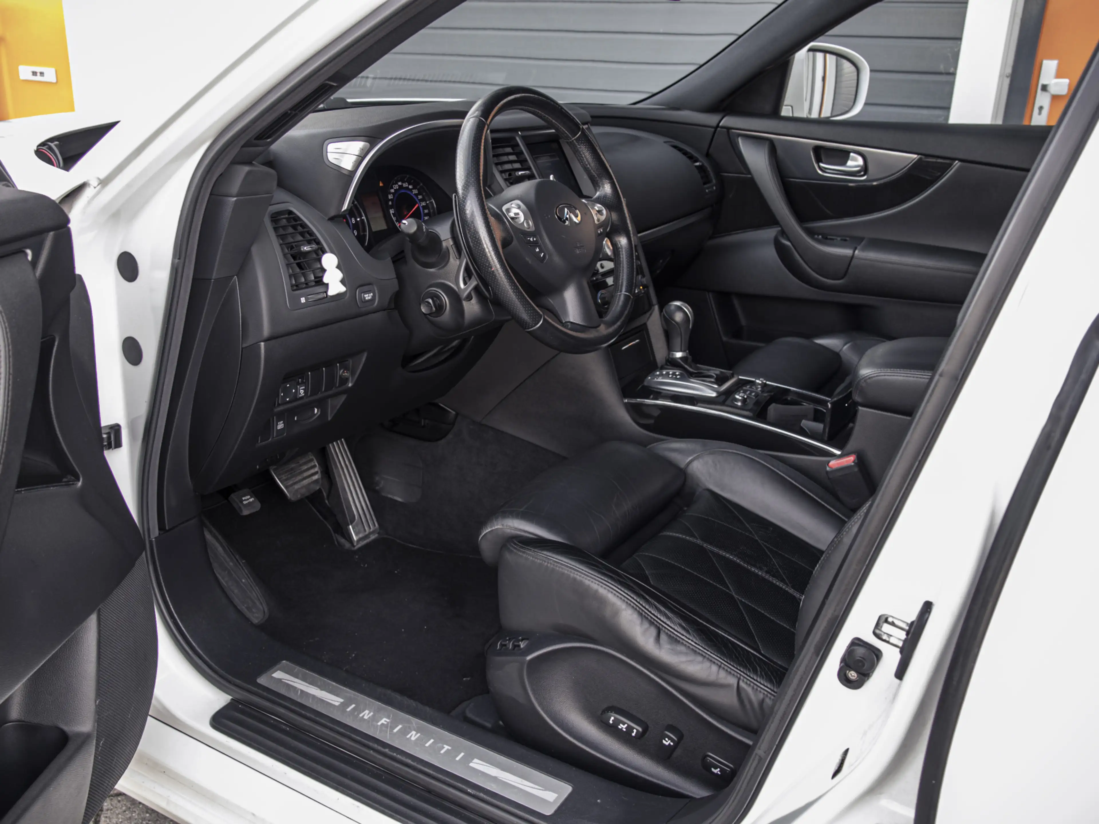 Infiniti FX 50 S AWD | 5.0L V8 | Automaat Youngtimer — photo 13