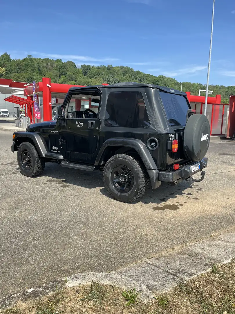 Jeep Wrangler Hard Top 2.4 Sport - 2