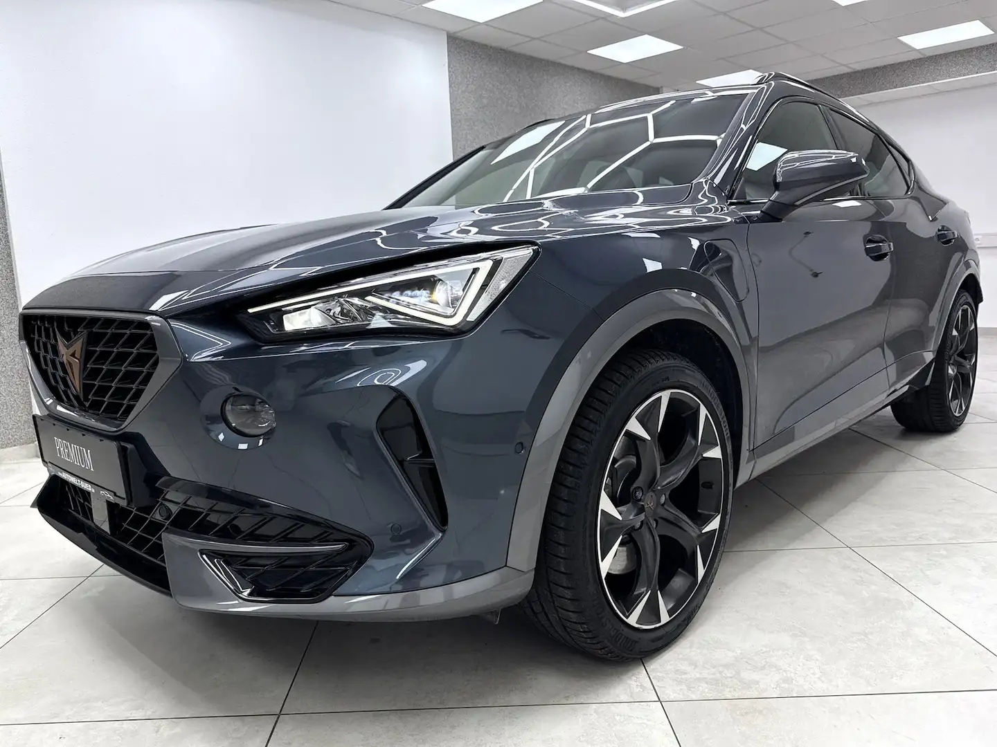 CUPRA Formentor VZ 1.4 TSI eHybrid ACC DCC ElHeck VCkpt Navi LED Gris - 2