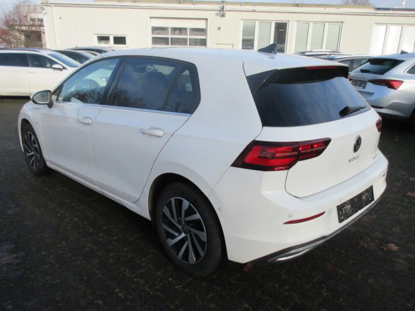 Volkswagen Golf Style 1.4 eHybrid NAVI PANORAMA IQ LIGHT KAMERA ACC ALU APS SITZHEIZUNG CLIMATRONIC Weiß - 2