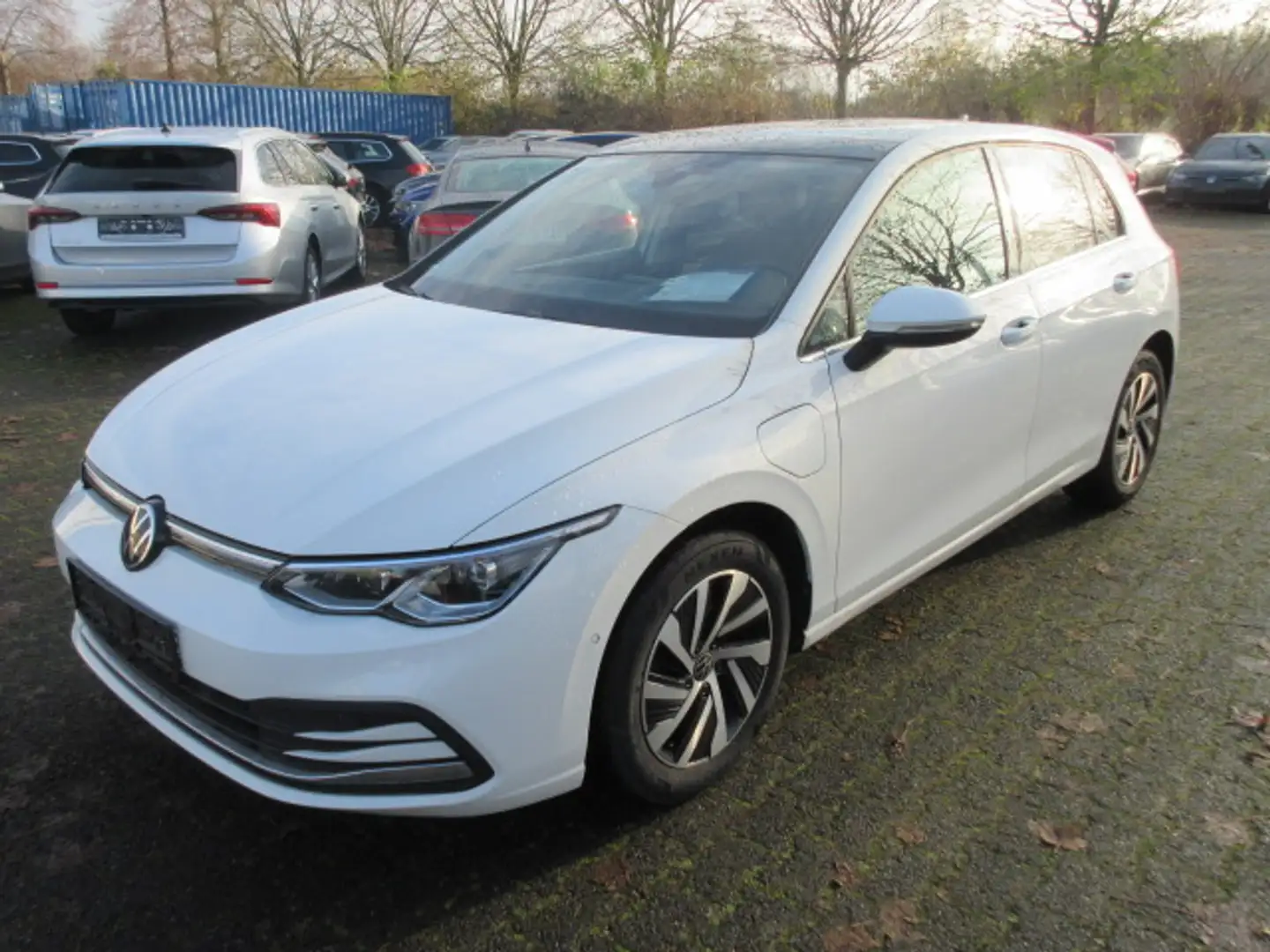 Volkswagen Golf Style 1.4 eHybrid NAVI PANORAMA IQ LIGHT KAMERA ACC ALU APS SITZHEIZUNG CLIMATRONIC Weiß - 1