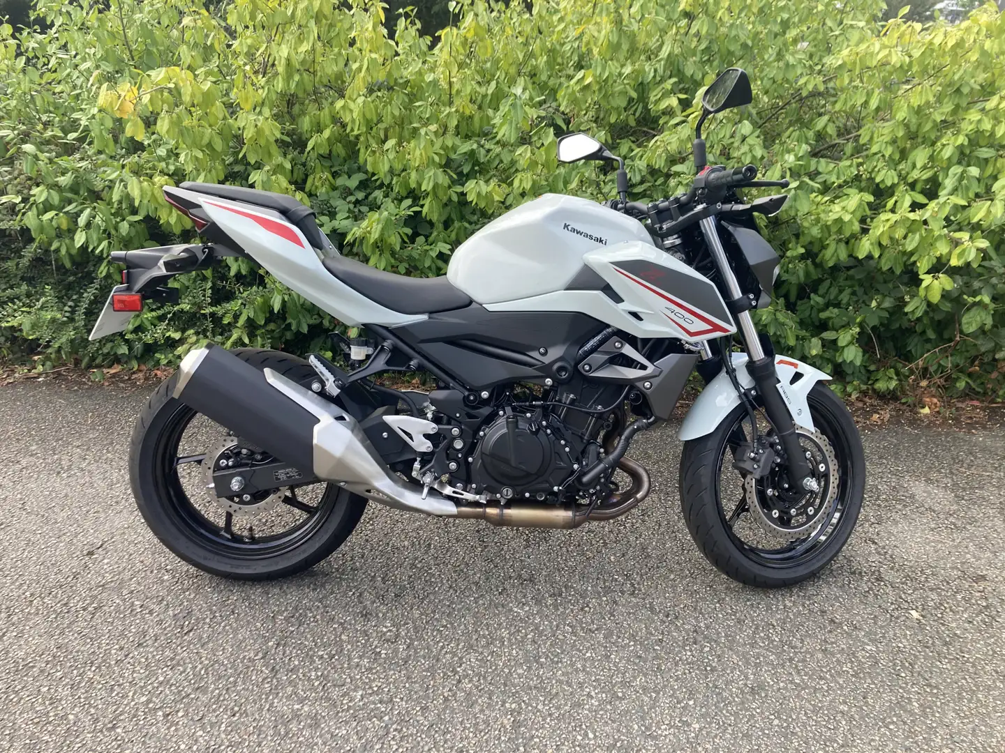 Kawasaki Z 400 Blanc - 2