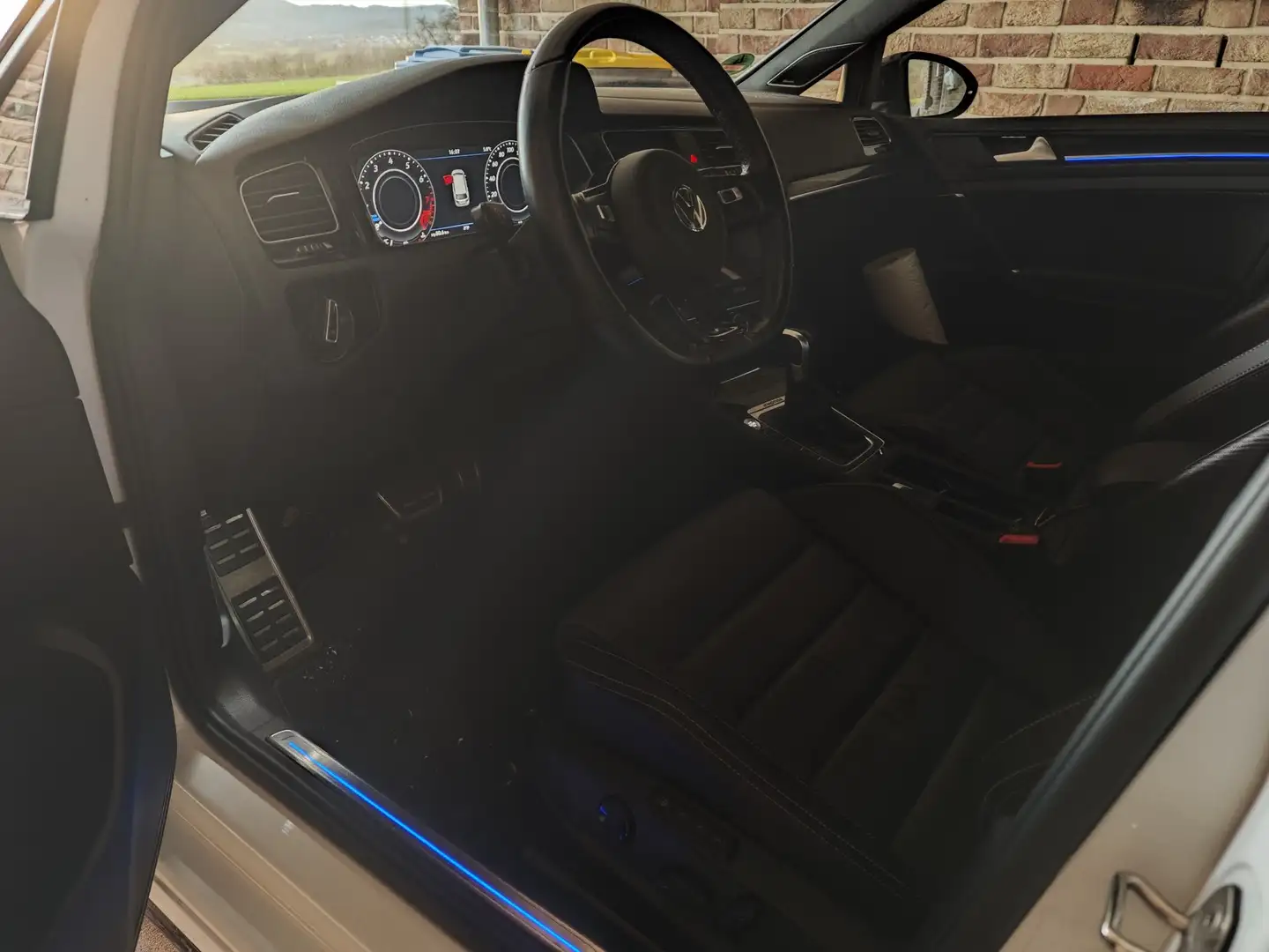 Volkswagen Golf R Golf R Variant Performance HU AU Serv. neu, 8-fach - 2