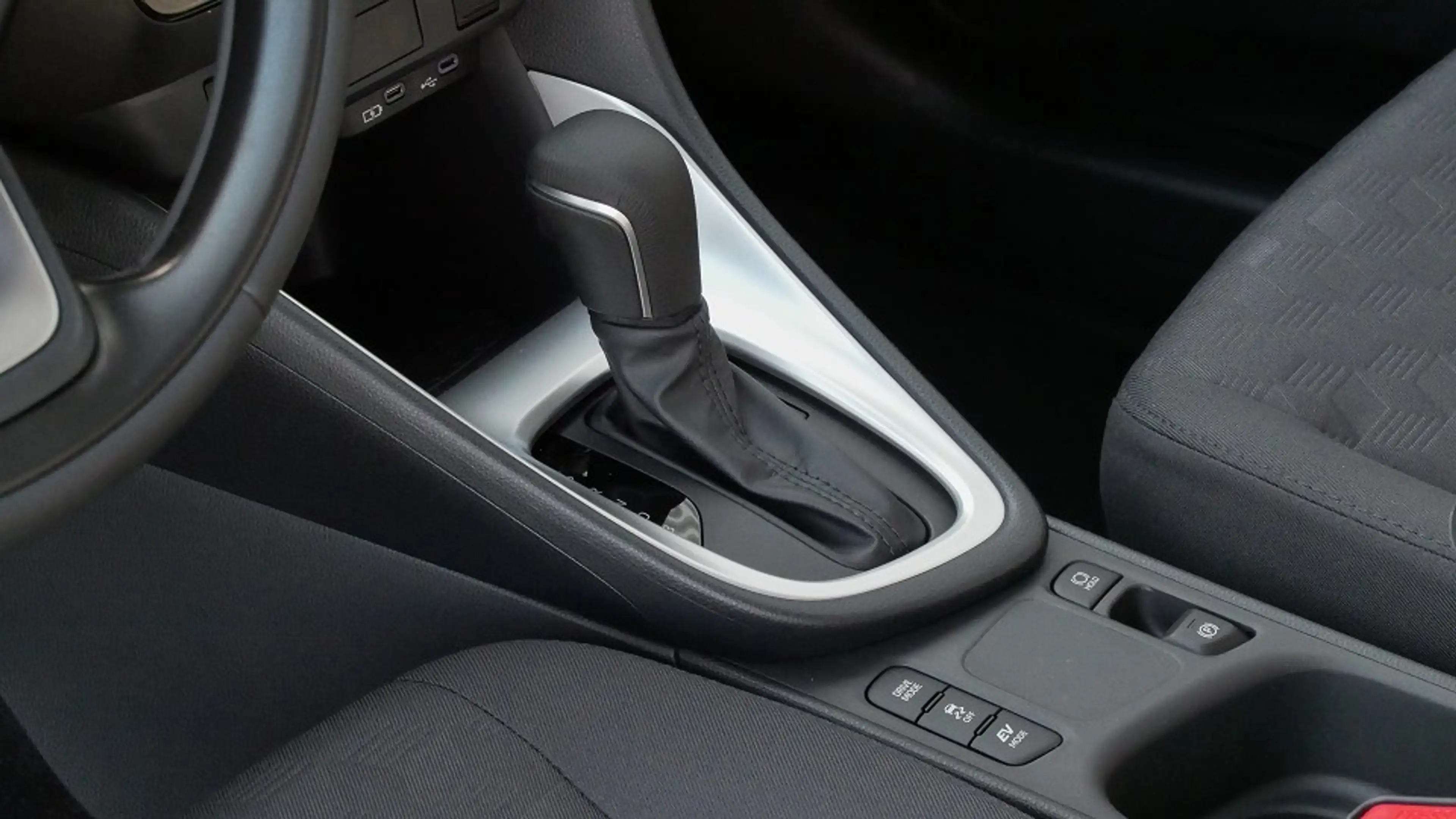 Mazda 2 Hybrid 1.5 VVT-i 116 PS CENTRE-LINE M+S — photo 10
