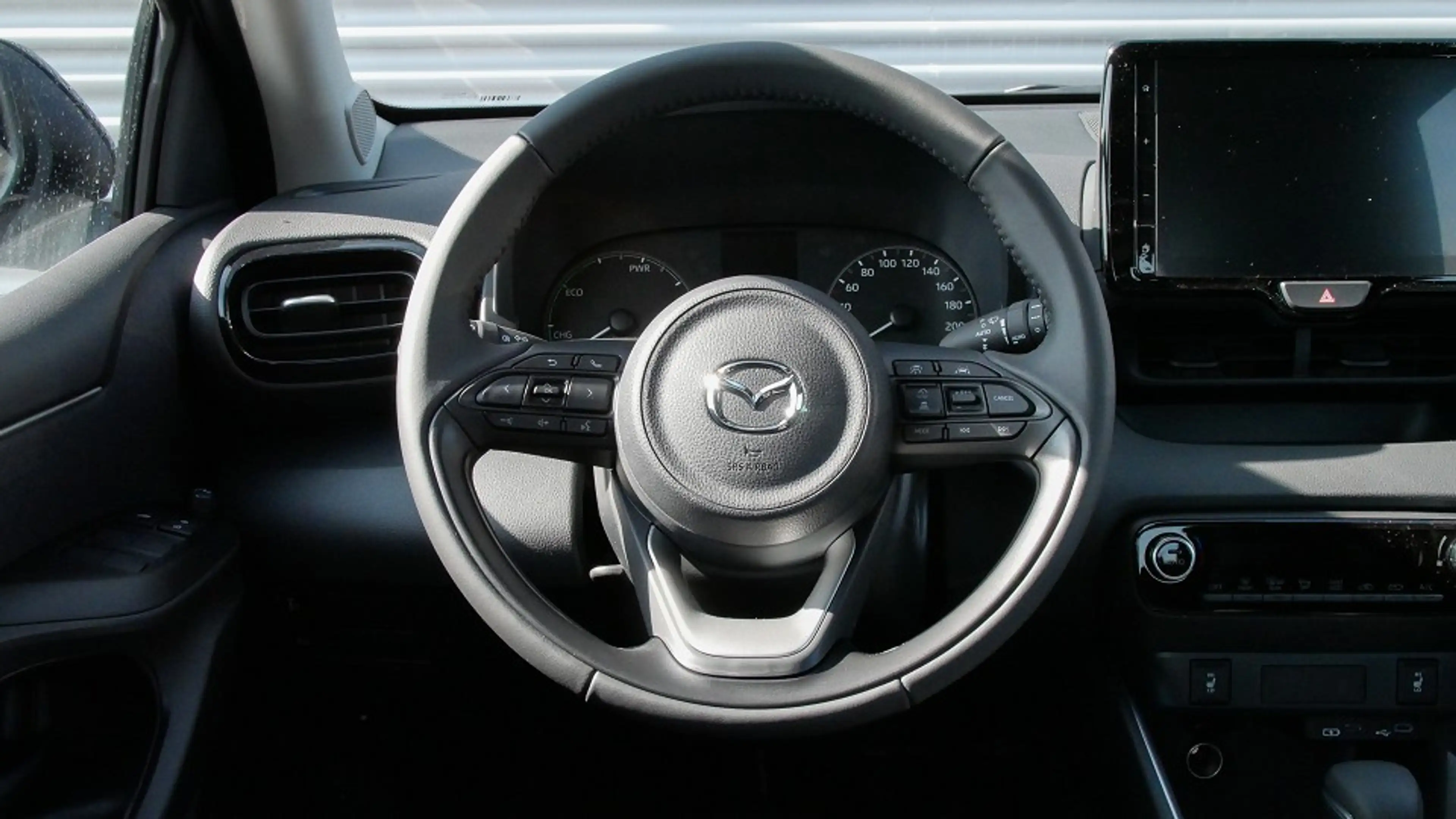 Mazda 2 Hybrid 1.5 VVT-i 116 PS CENTRE-LINE M+S — photo 14