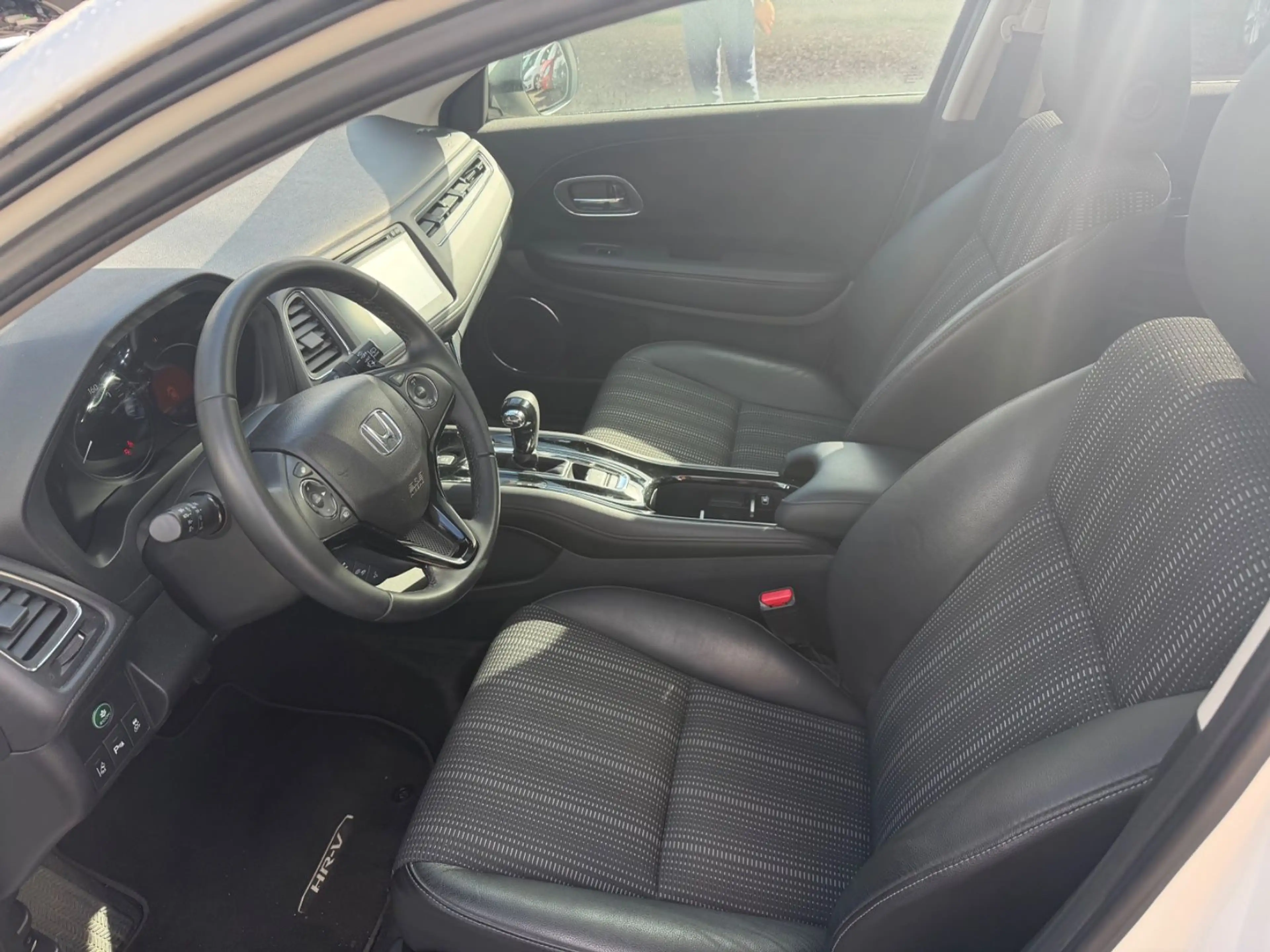 Honda HR-V Executive *Pano*AHK*SHZ*KAMERA* — photo 11