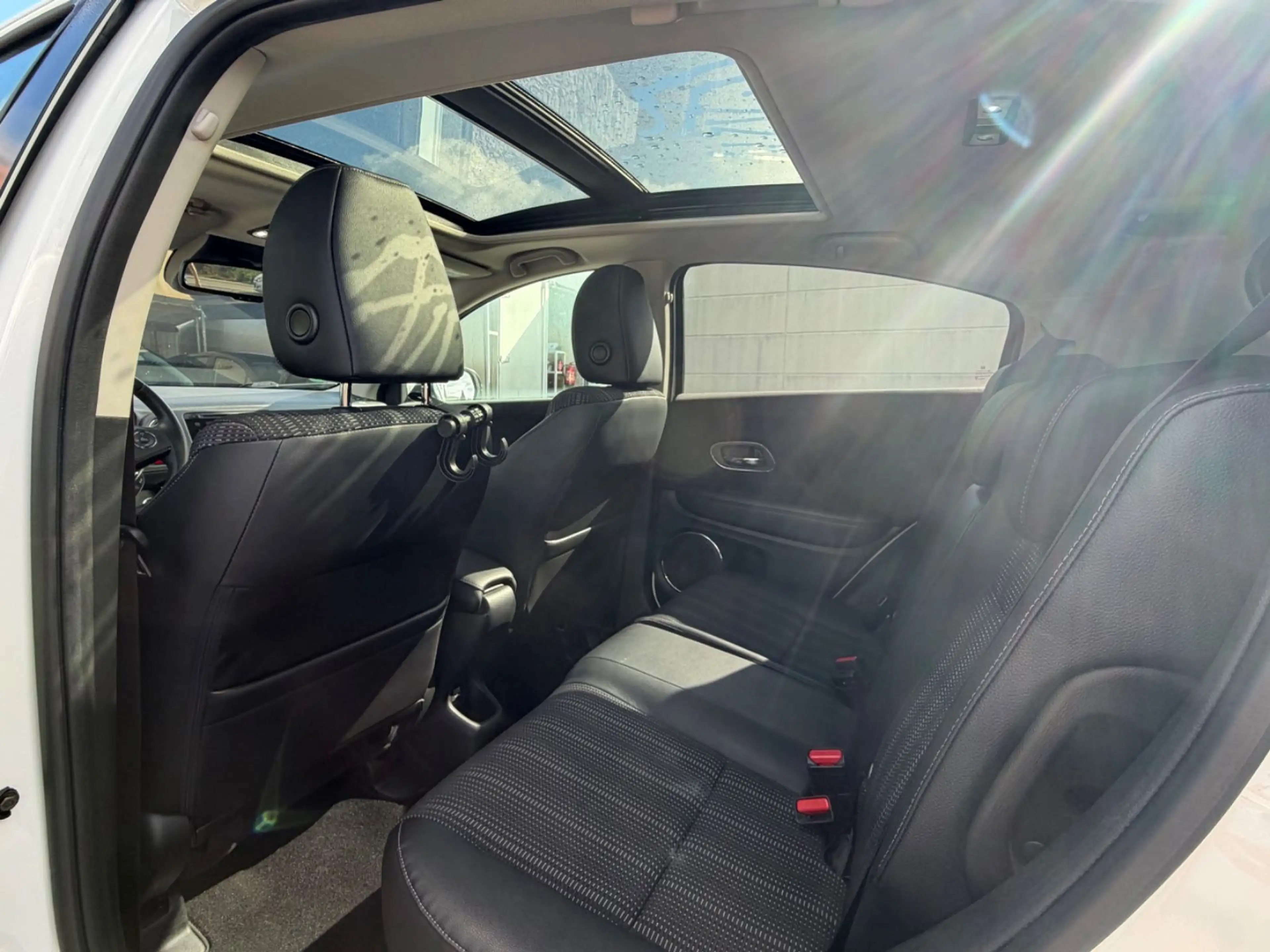 Honda HR-V Executive *Pano*AHK*SHZ*KAMERA* — photo 14