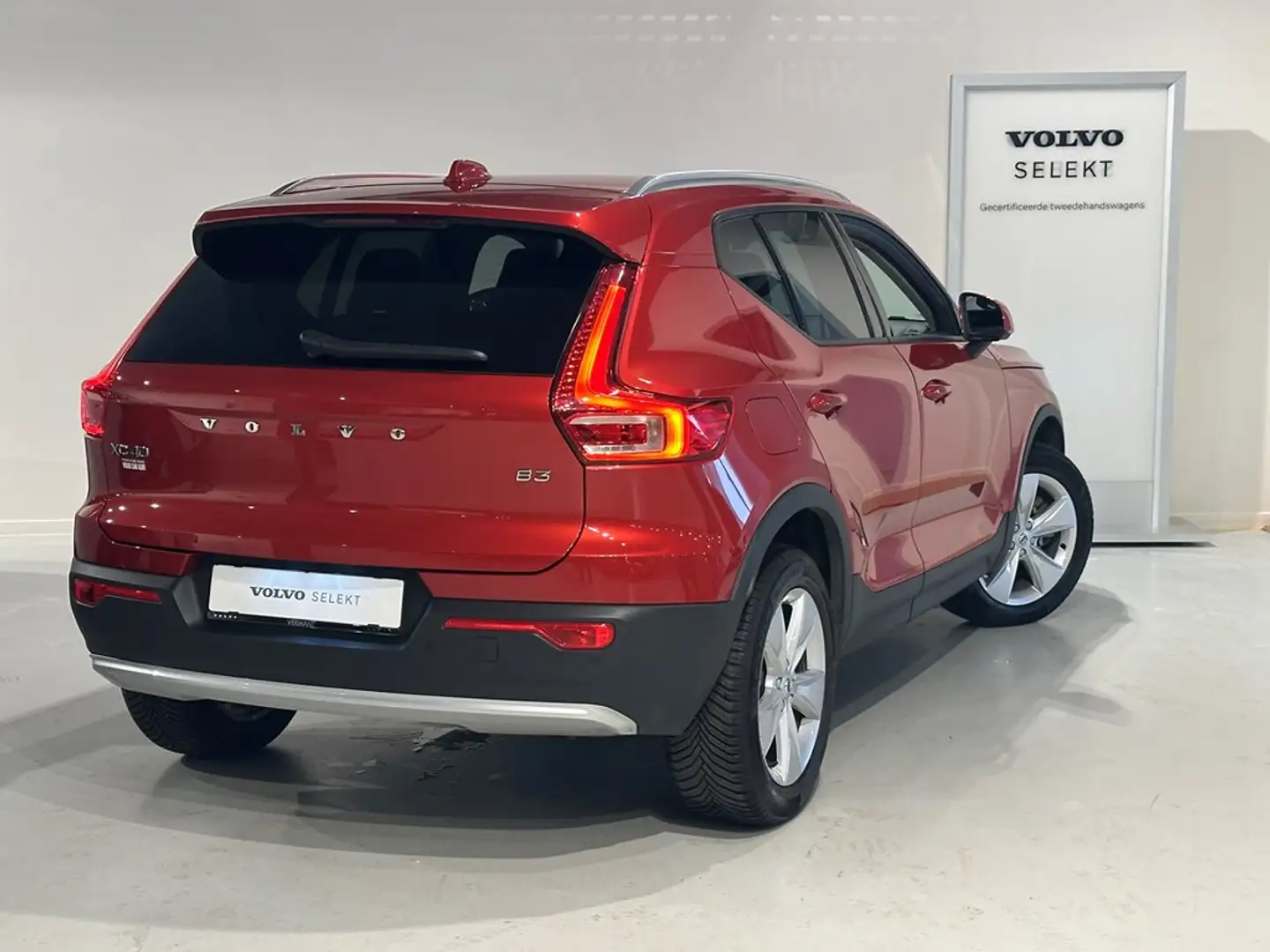 Volvo XC40 B3 Mild Hybride + LEDER Rood - 2