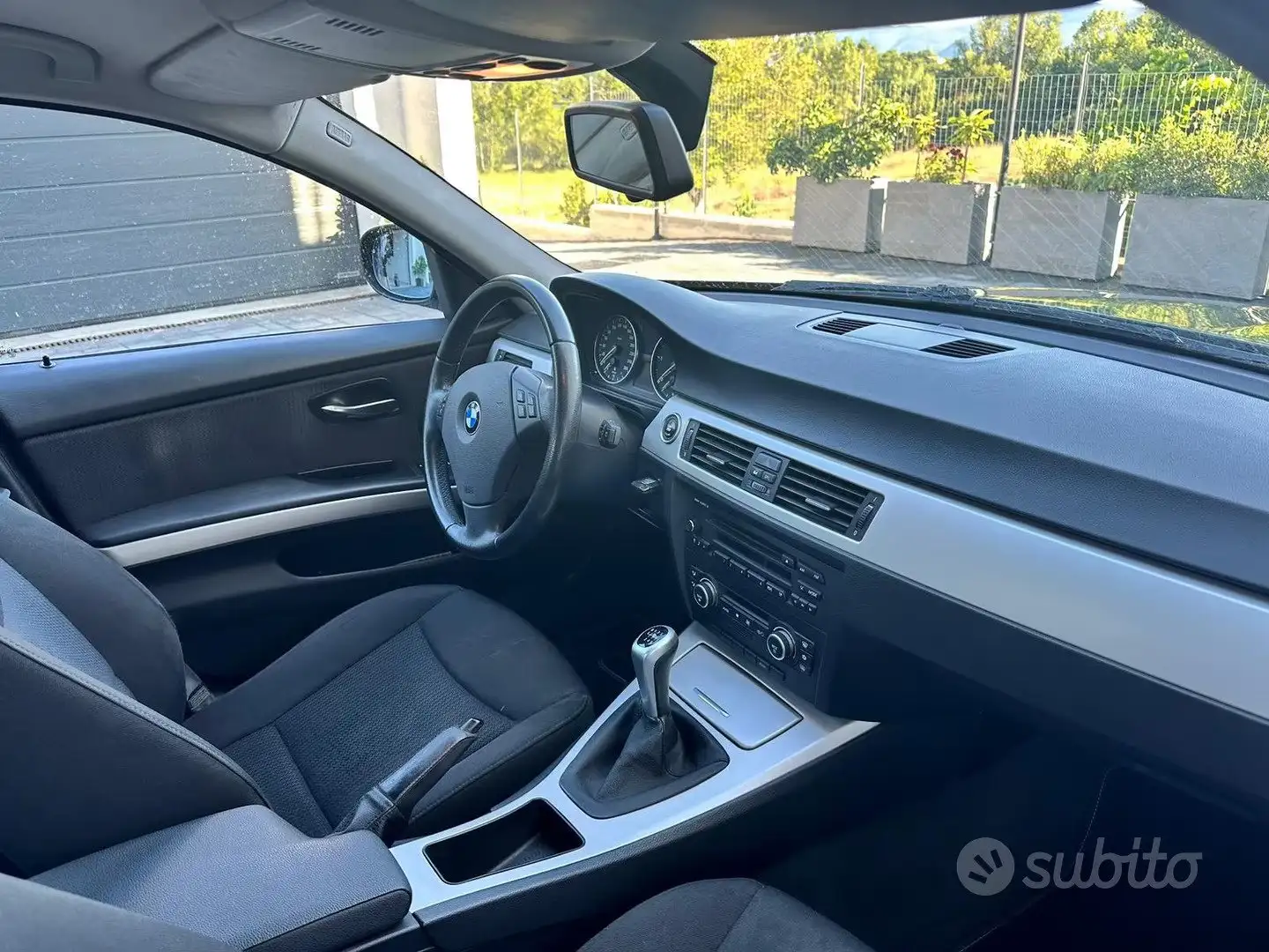 BMW 320 Serie 3 E90 Berlina 320d Futura FL Nero - 2