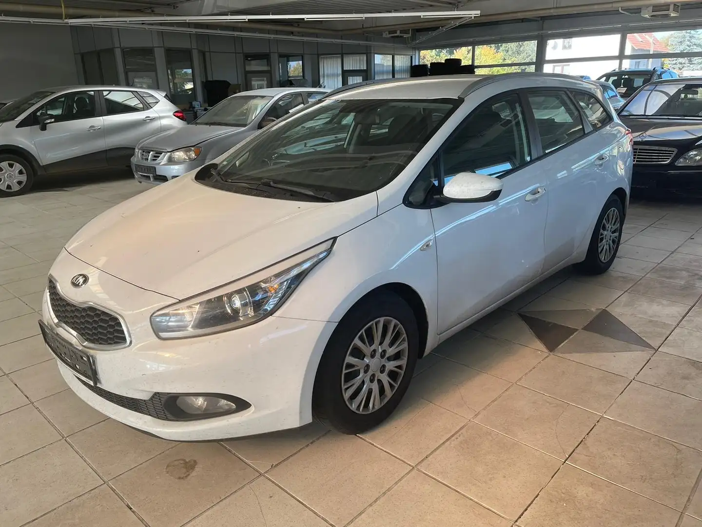Kia Ceed SW / cee'd SW Kia cee'd 1,4 CRDi sw Blanc - 1