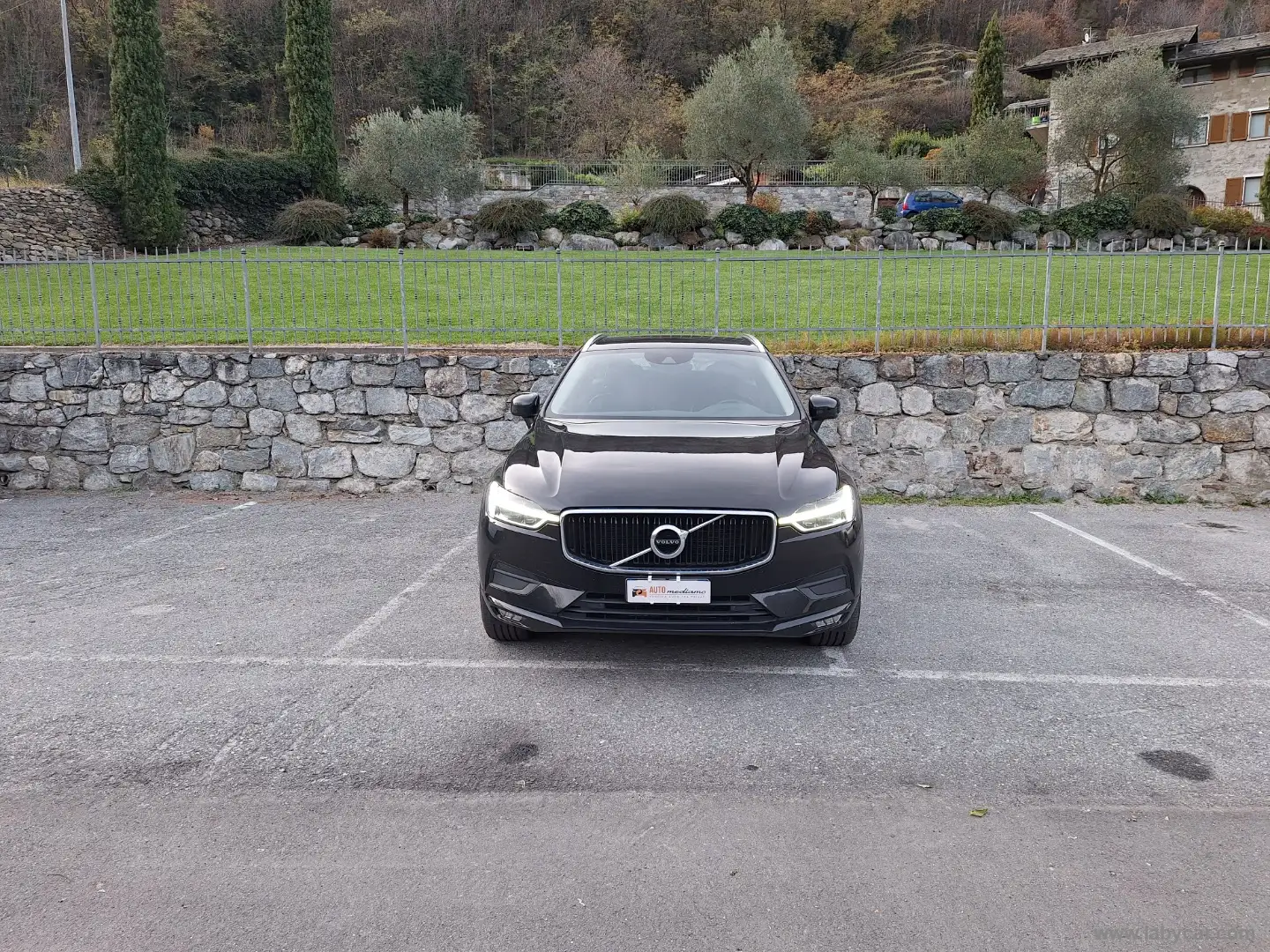 Volvo XC60 B4 AWD Momentum PRO UNIPROP. MEMORIE FULL LED Nero - 2