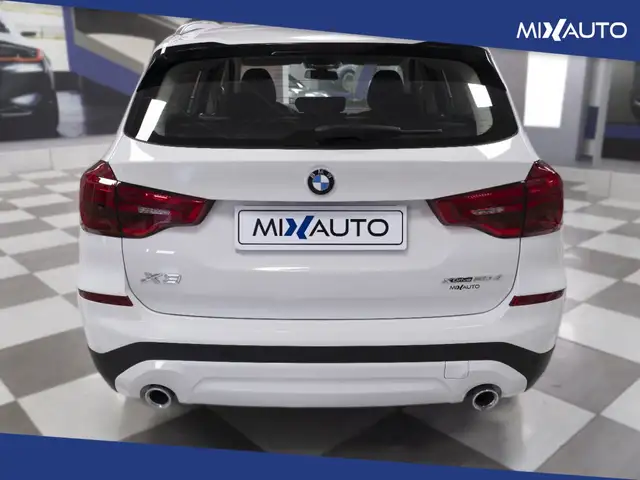 BMW X3 view 4