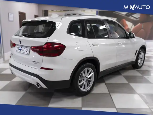 BMW X3 view 5