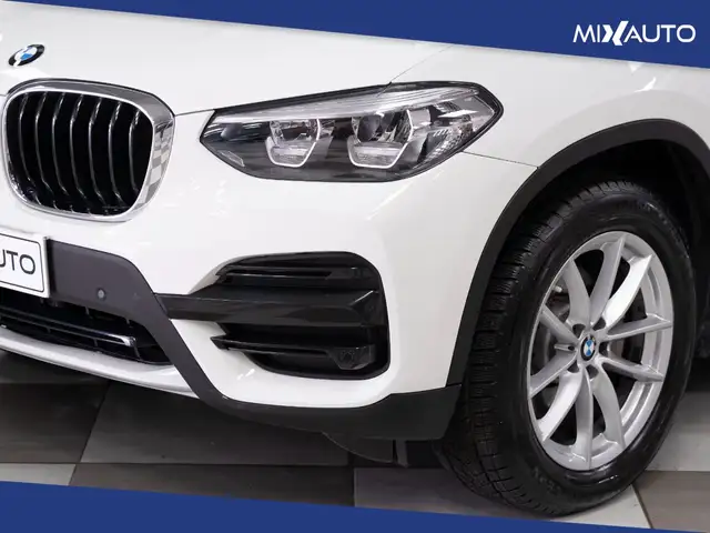 BMW X3 view 9