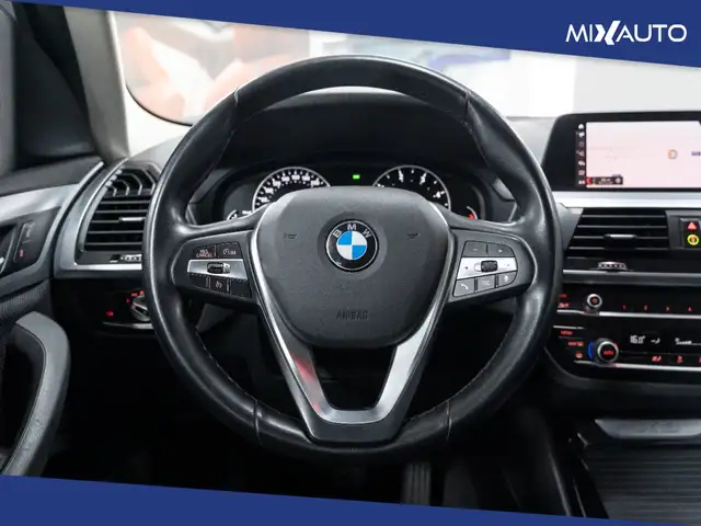 BMW X3 view 12