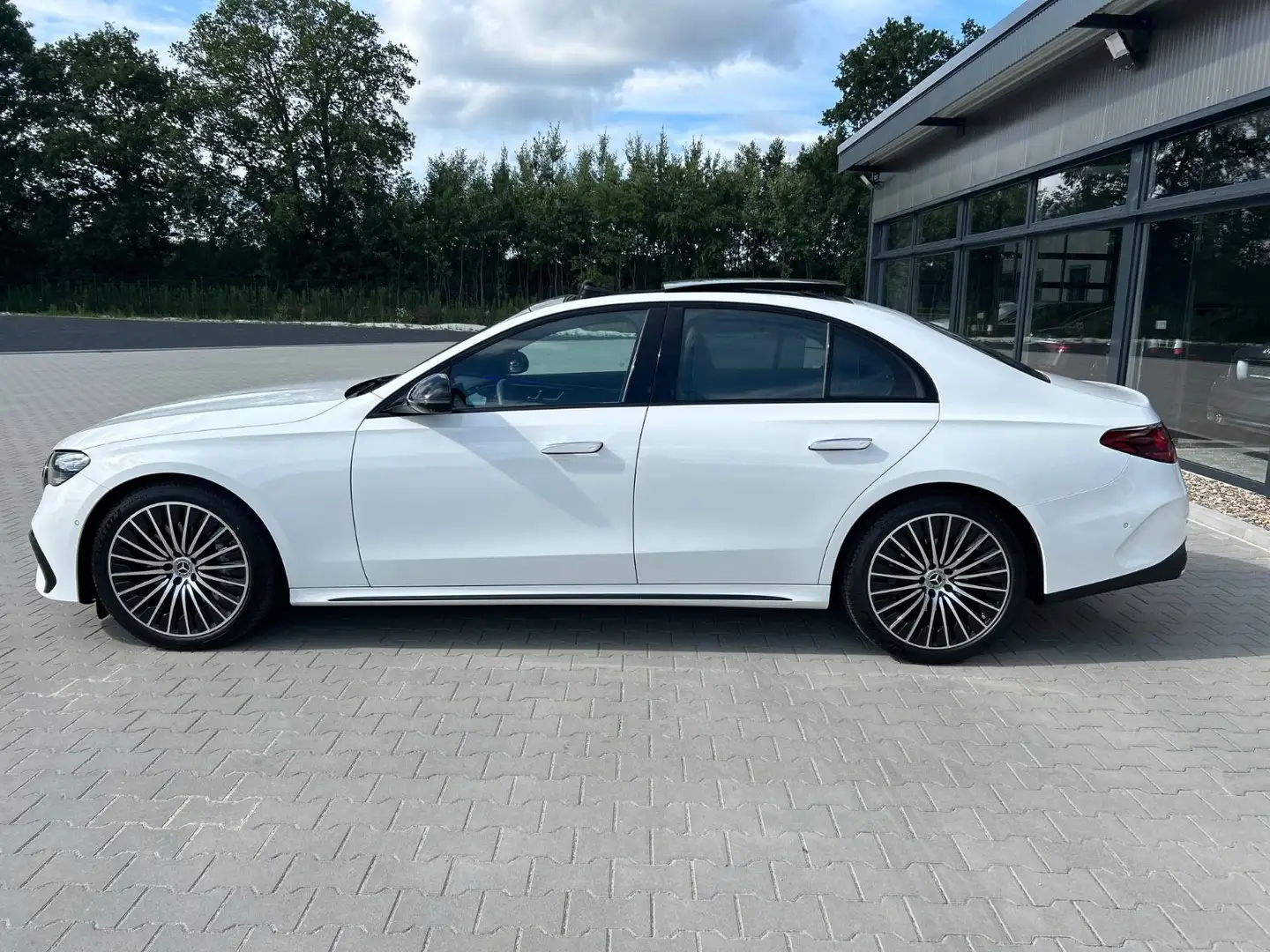 Mercedes-Benz E 220 E220d 4M AMG Line Premium -HUD-Pano-Belüf.Sitz Blanc - 2