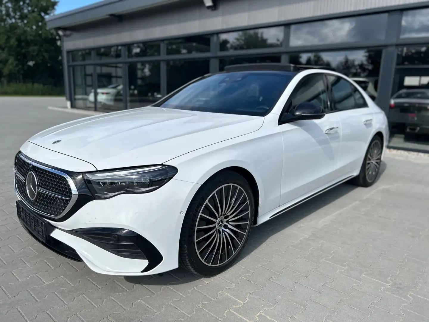 Mercedes-Benz E 220 E220d 4M AMG Line Premium -HUD-Pano-Belüf.Sitz Blanc - 1