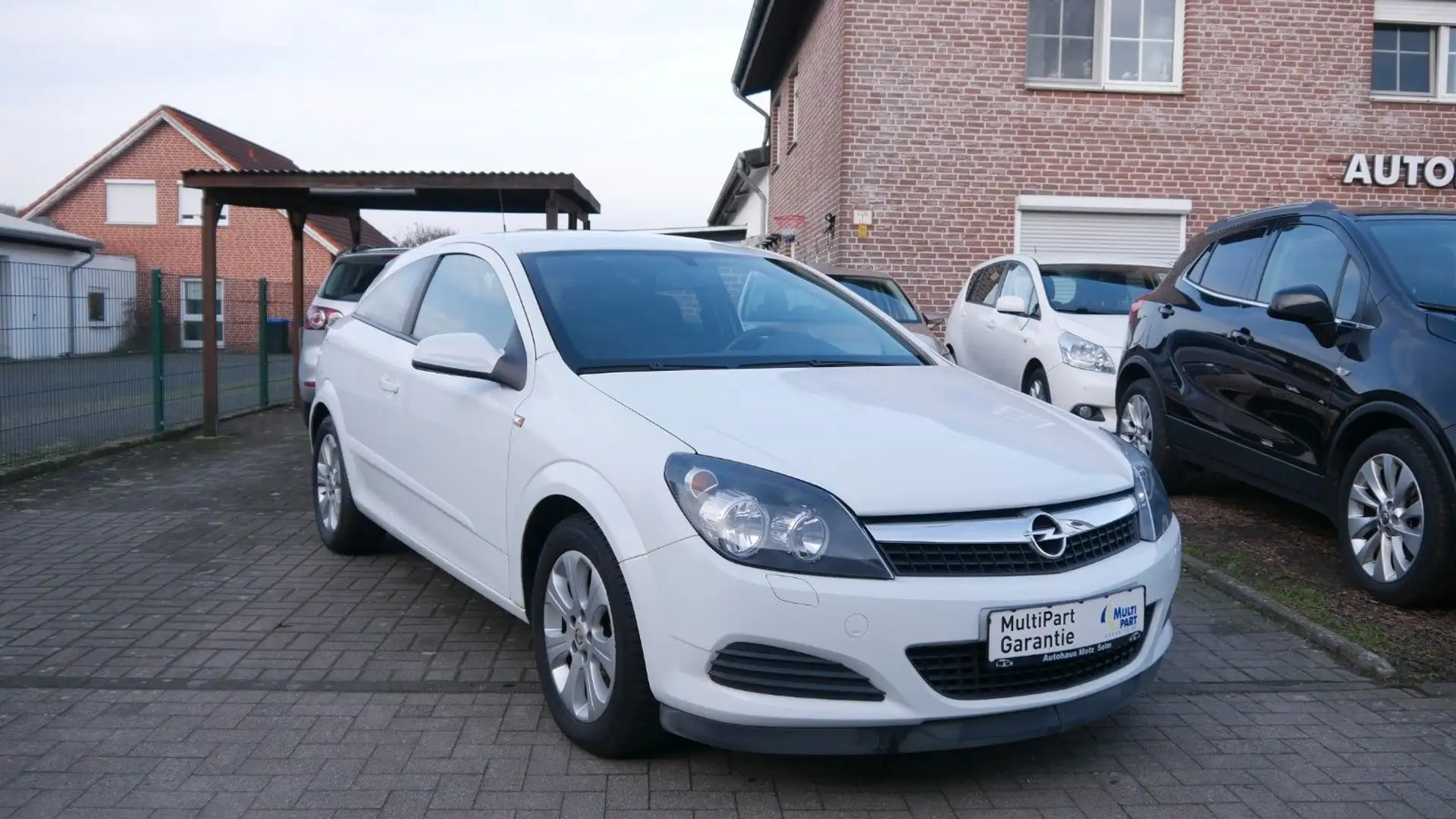 Opel Astra GTC Weiß - 1