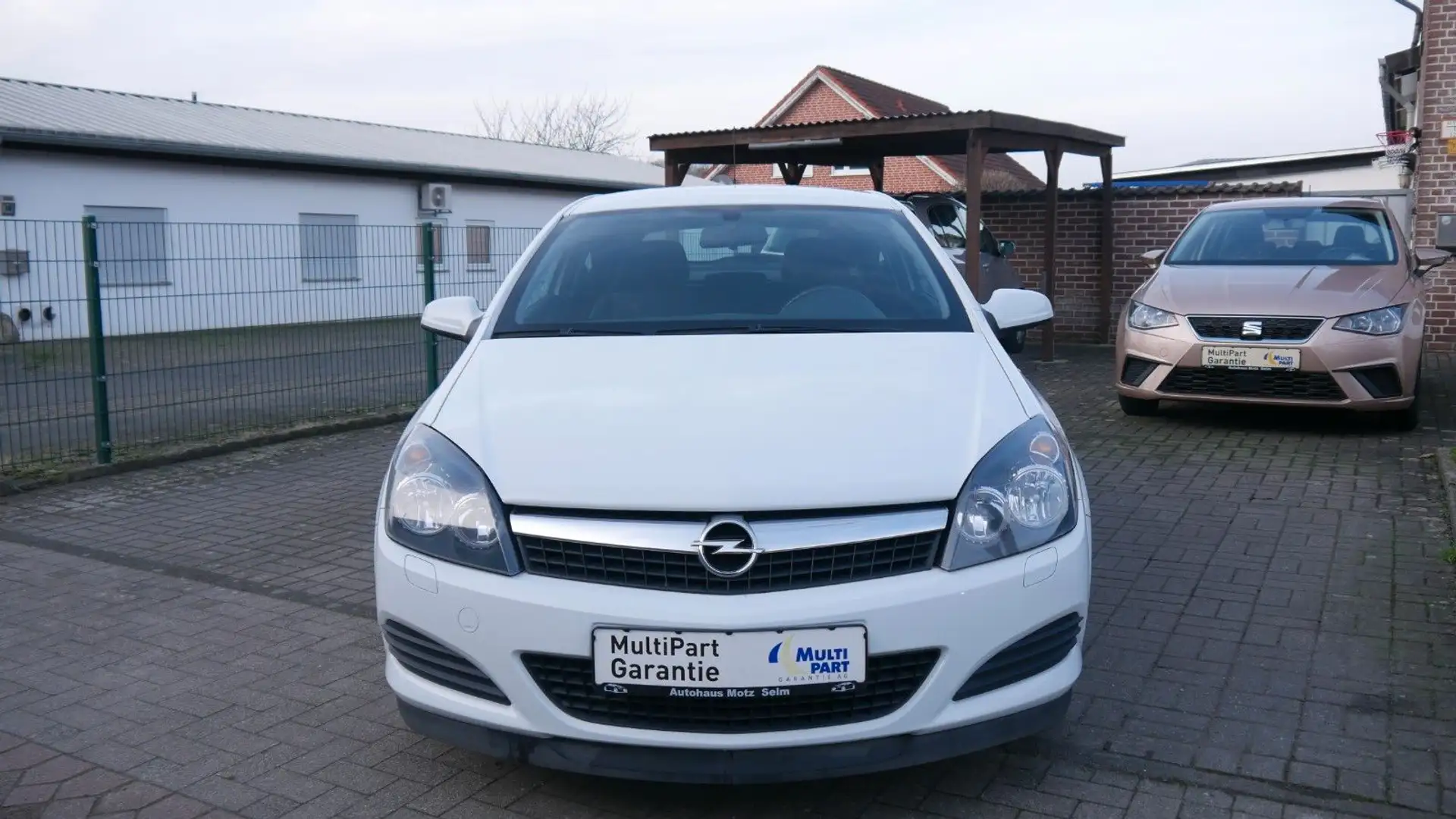 Opel Astra GTC Weiß - 2