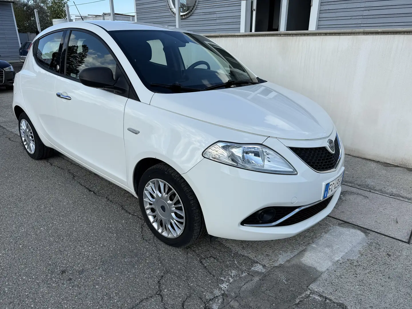 Lancia Ypsilon 1.2 8v Platinum ecochic Gpl 69cv E6 - 2
