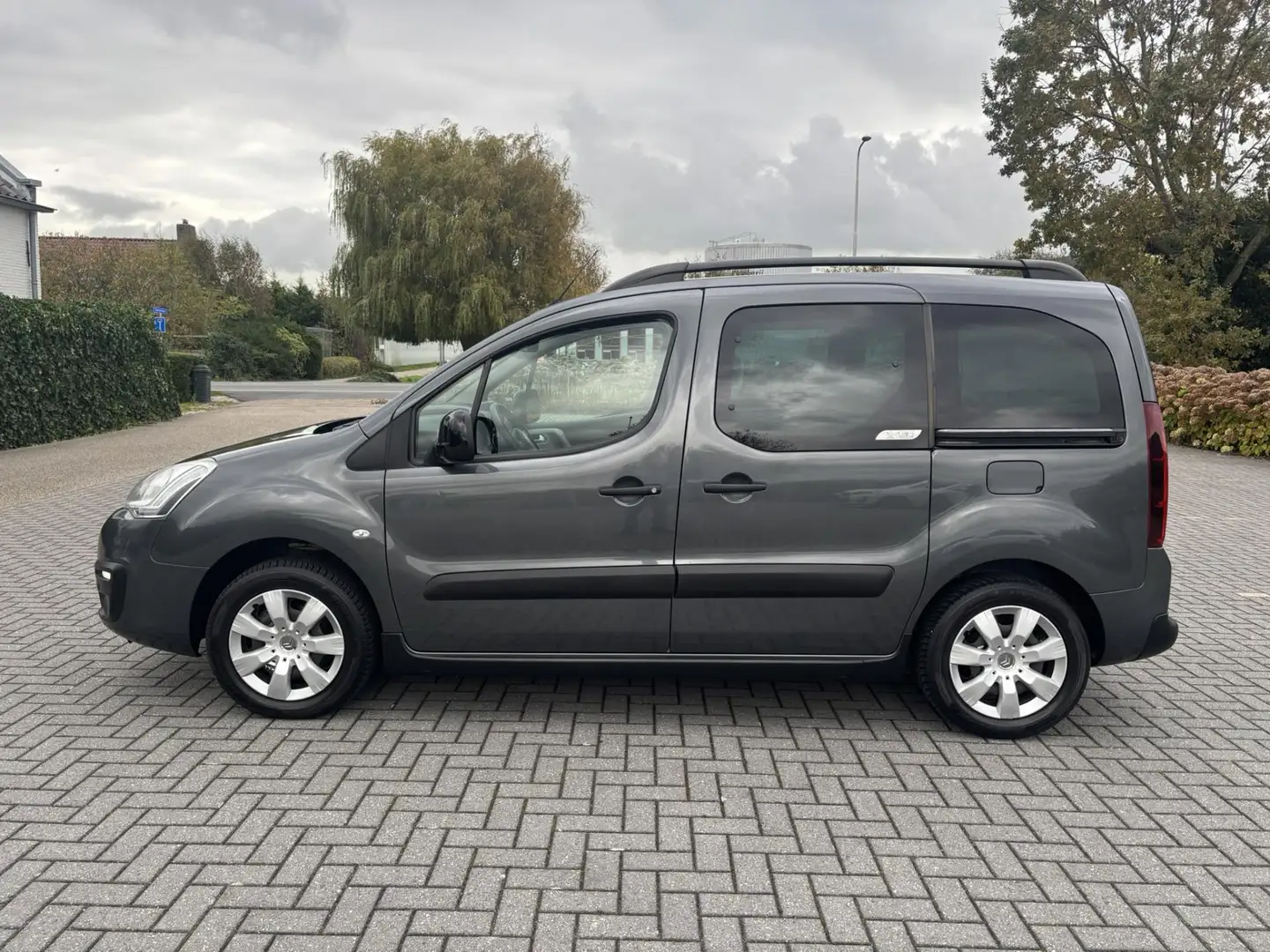 Citroen Berlingo 1.2 PureTech XTR | 5-zitplaatsen | Cruise control Gris - 2
